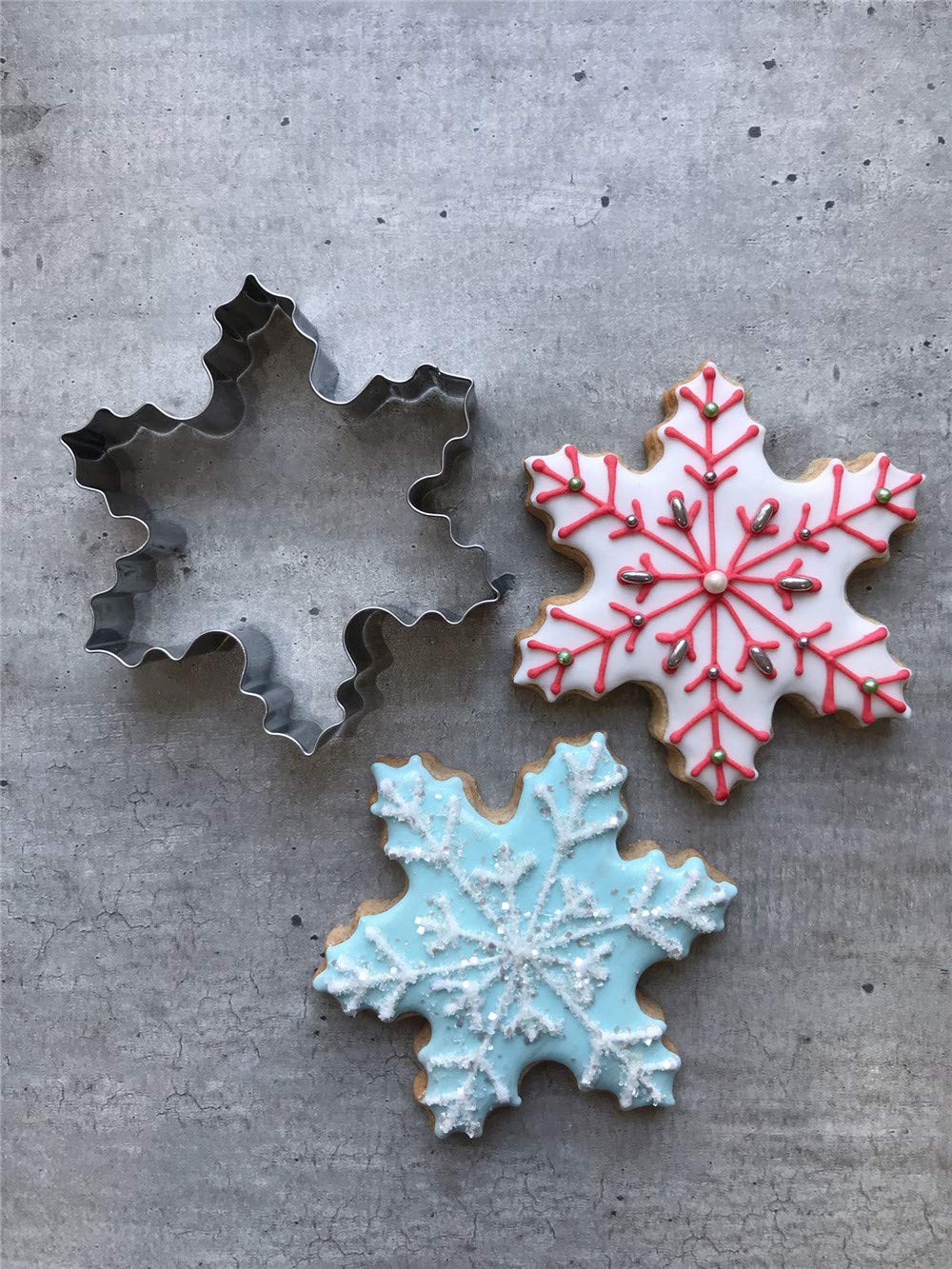LILILIAO Christmas Winter Snowflake - Juego de moldes para galletas (2 unidades, 10,16 y 9,52 cm, acero inoxidable)