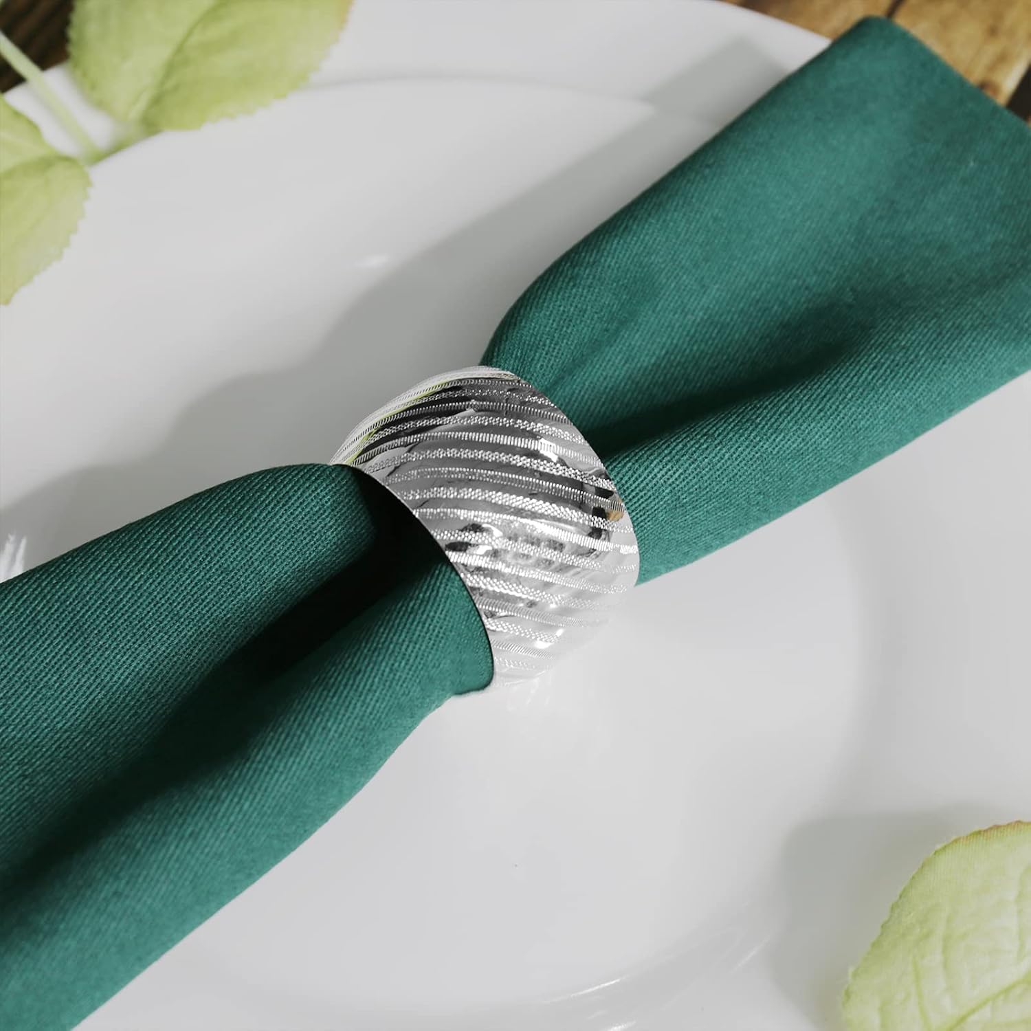 LogHog Delicate Alloy Napkin Rings Set of 12, Ideal Table Setting Napkin Decor for Wedding, Christmas, Family Party, Valentine's Day，Parties, Holiday. (Silver Circle)