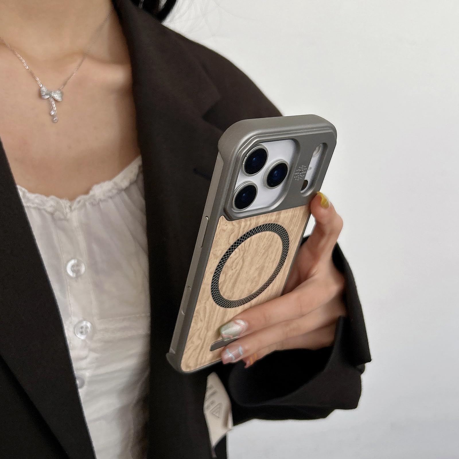 Magnetische Hülle für iPhone 17 Pro Max/17 Pro/17 Air/17, Dünne Holz Muster Rahmenlose Handyhülle Gefrostet rutschfeste Schutzhülle,Schwarz,17 Pro