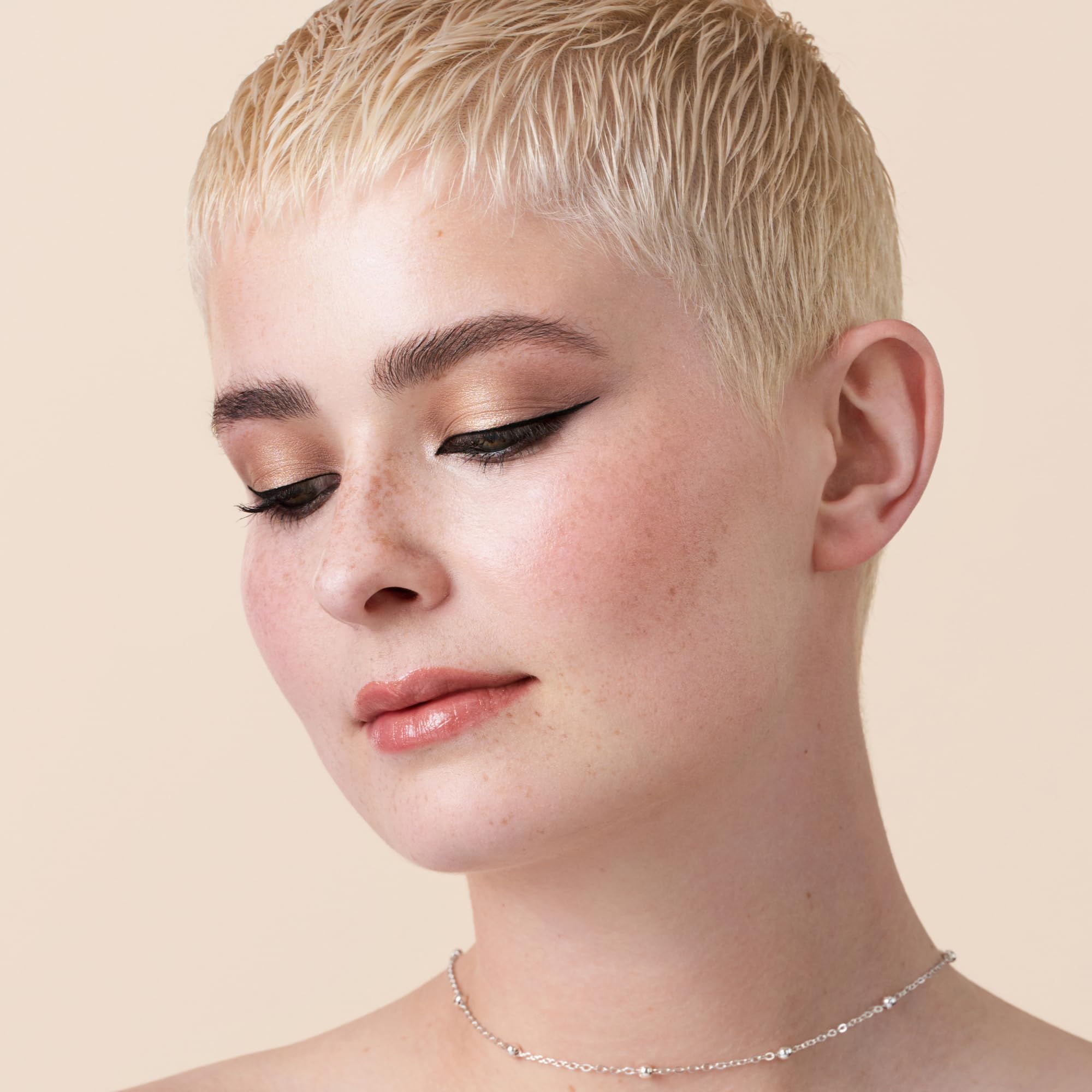 Catrice Balsam do ust Drunk'n Diamonds, nawilżanie, opieka, pęcznienie skóry, błyszczący, świetlisty (3.5g)