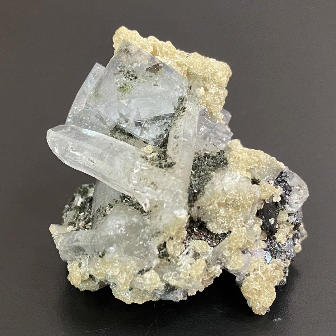 Amazon.co.jp: フローライト クォーツ ヤオガンシャン 蛍石 水晶 鉱物  