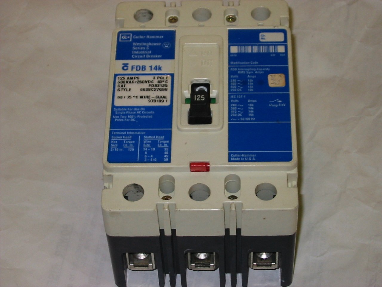 CUTLER HAMMER FDB3125 125 AMP, 250 VDC, 3-Pole, 600 VAC, C Series, F-Frame, Load Side LUGS ONLY, Molded CASE Circuit Breaker