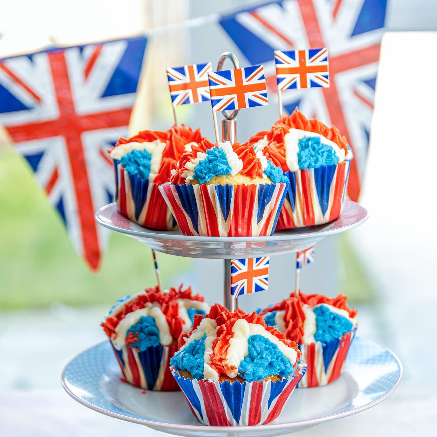 QUACOWW 200 Pieces Union Jack Flag Cake Toppers Union Jack Cupcake Cases Platinum Jubilee Mini