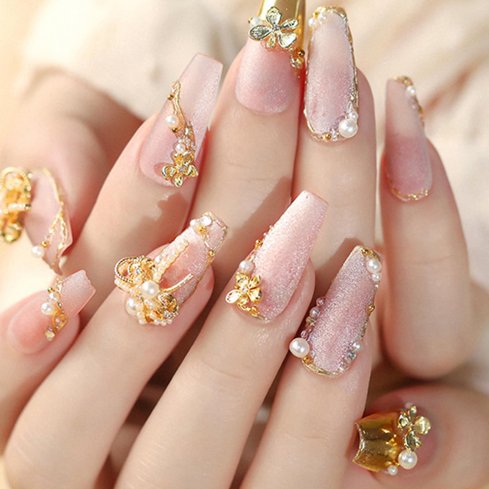 Lot de 10 000 perles à ongles plates, 6 couleurs et 4 tailles, avec pince à épiler pour manucure, décoration de chaussures et accessoires de loisirs créatifs.