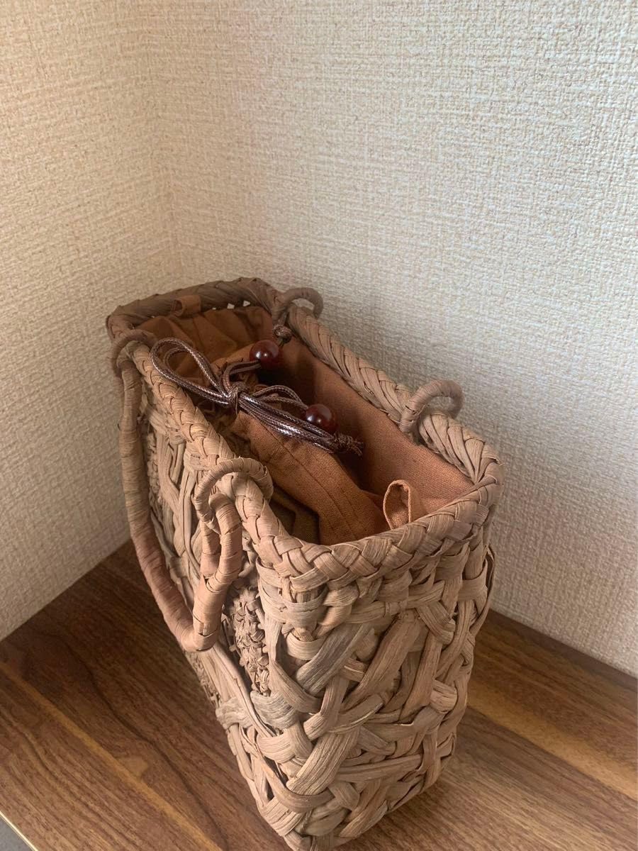 Amazon.co.jp: 国産山葡萄 籠バッグ 内布付き 乱れ編み、花編み 巾着 