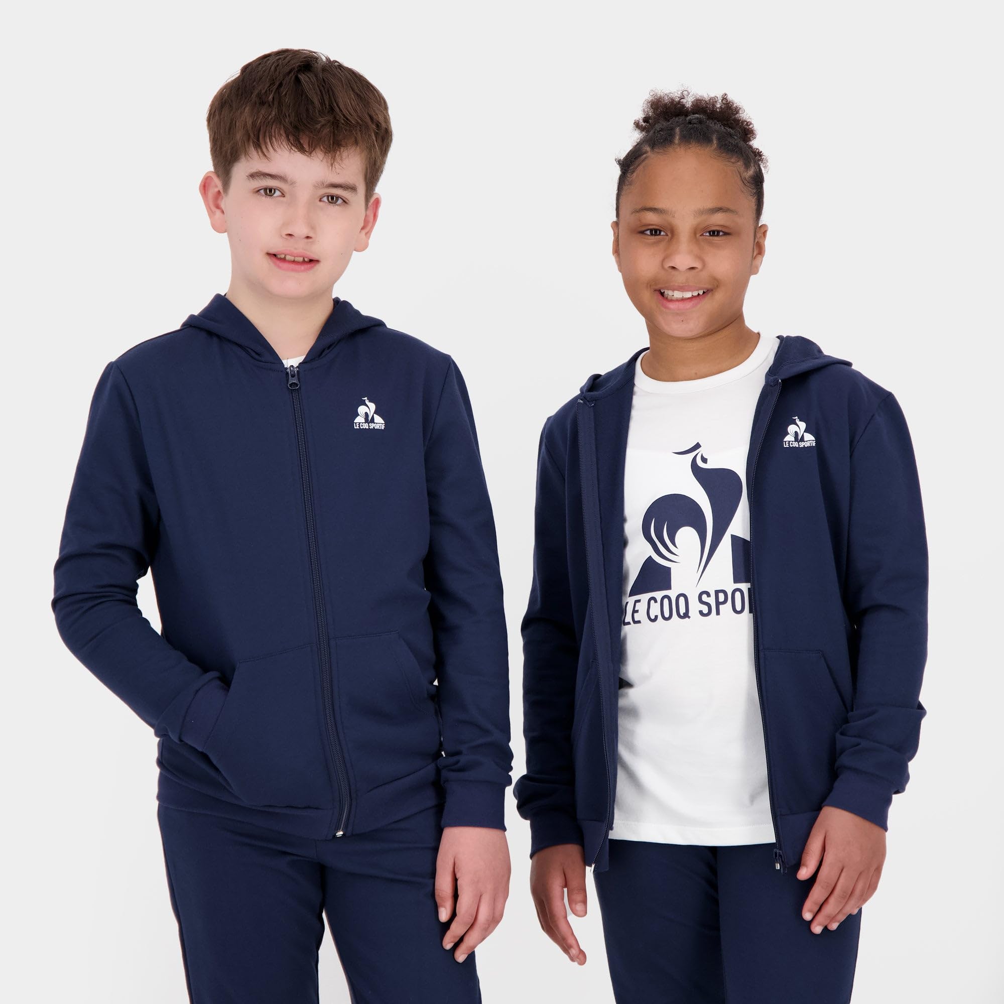 Le Coq Sportif 2520445 LE COQ SPORTIF ESS FZ Hoody N°1 Niño ESSENCIALES - Sudadera con cremallera y capucha de algodón poliéster - Corte clásico - Suave cómodo - Azul claro - Talla 10 años Unisex niños (Pack de 1)