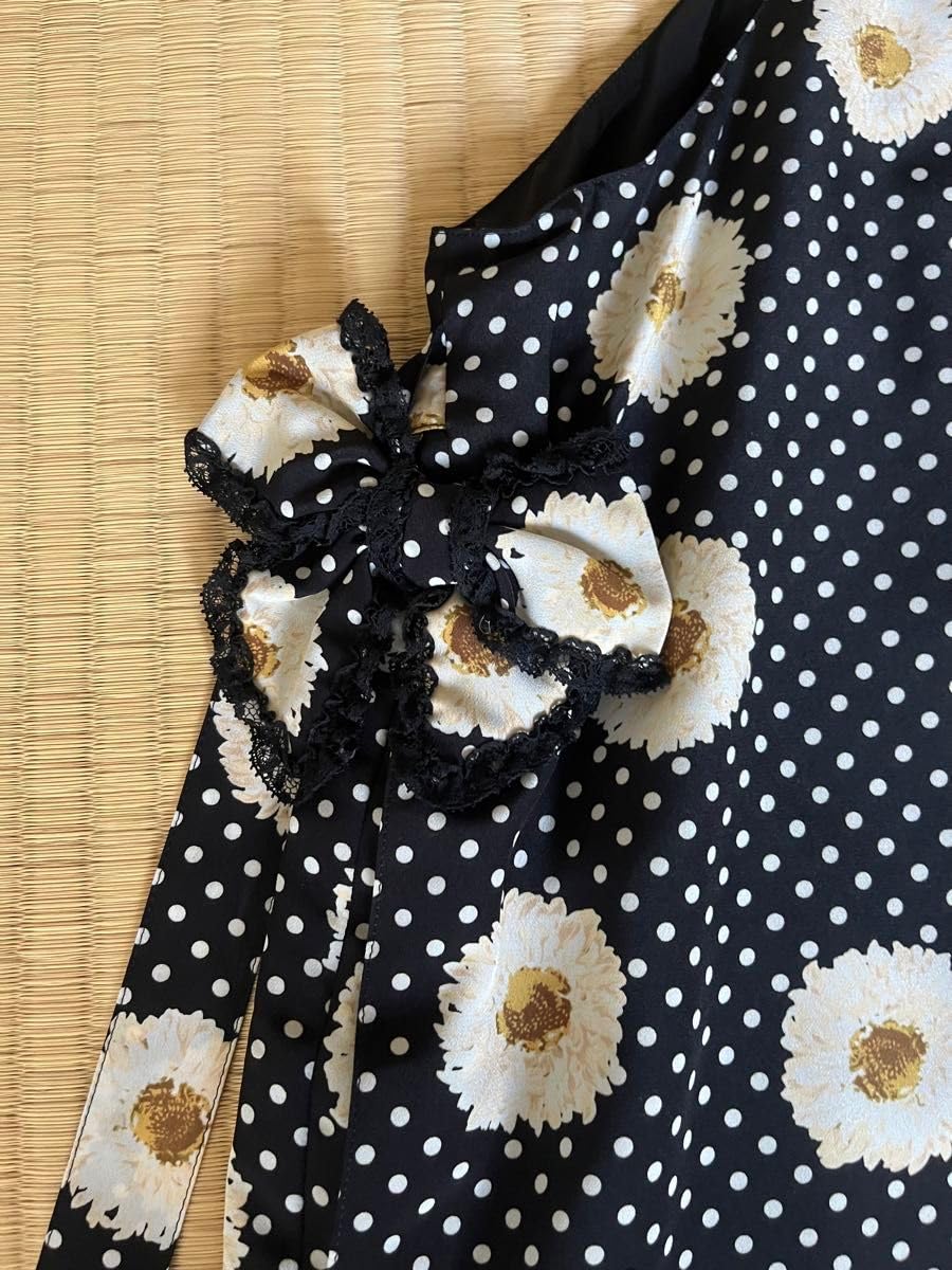 Amazon.co.jp: ピンクハウス 80年代 黒水玉+白の雛菊の吊りスカート  