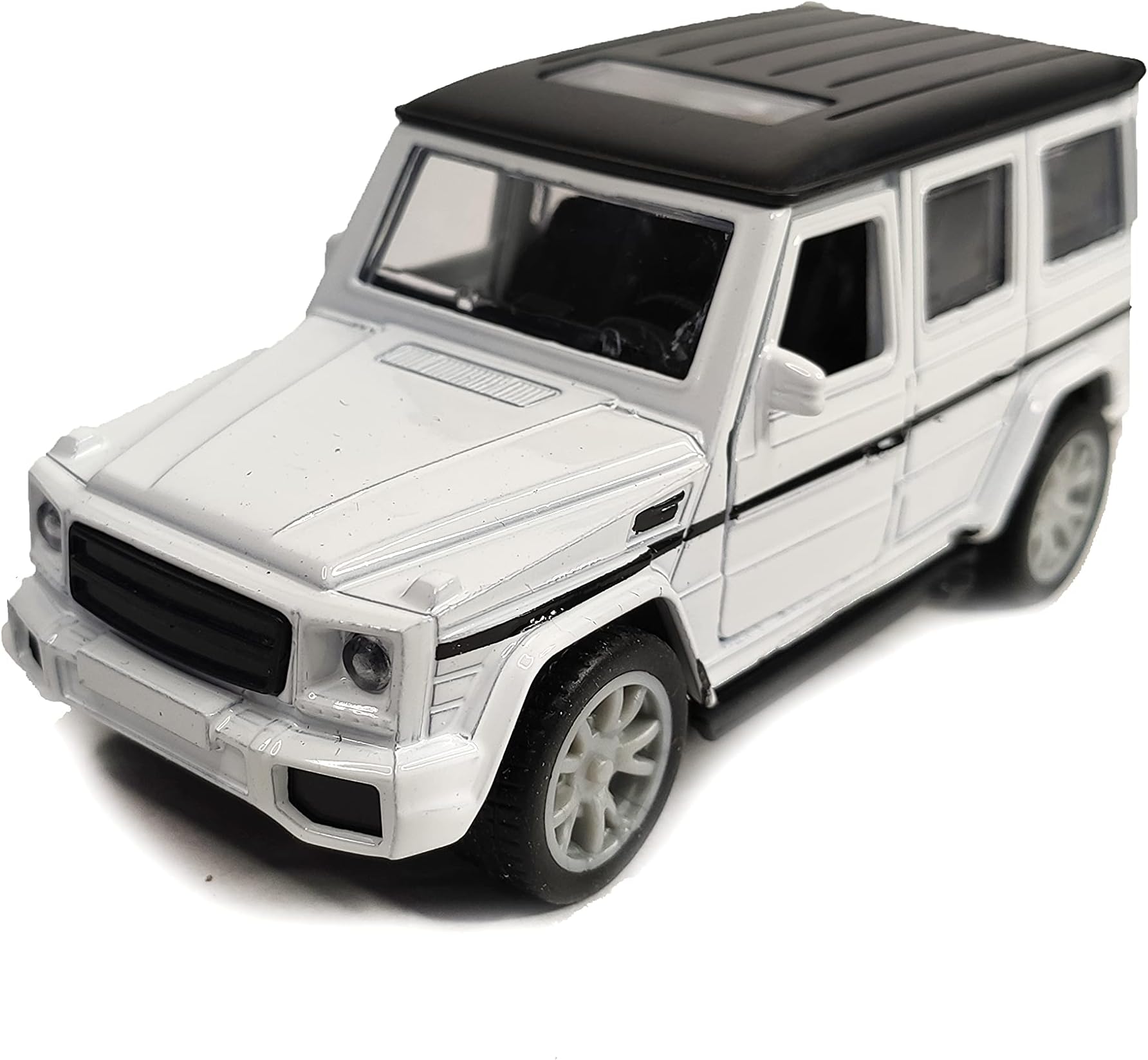 Sharvilsons Model World Die Cast Model Car Hot Metal Diecast Car With Openable Doors&Pull Back Function | Suv Car | Dual Tone (White-Black), Kids