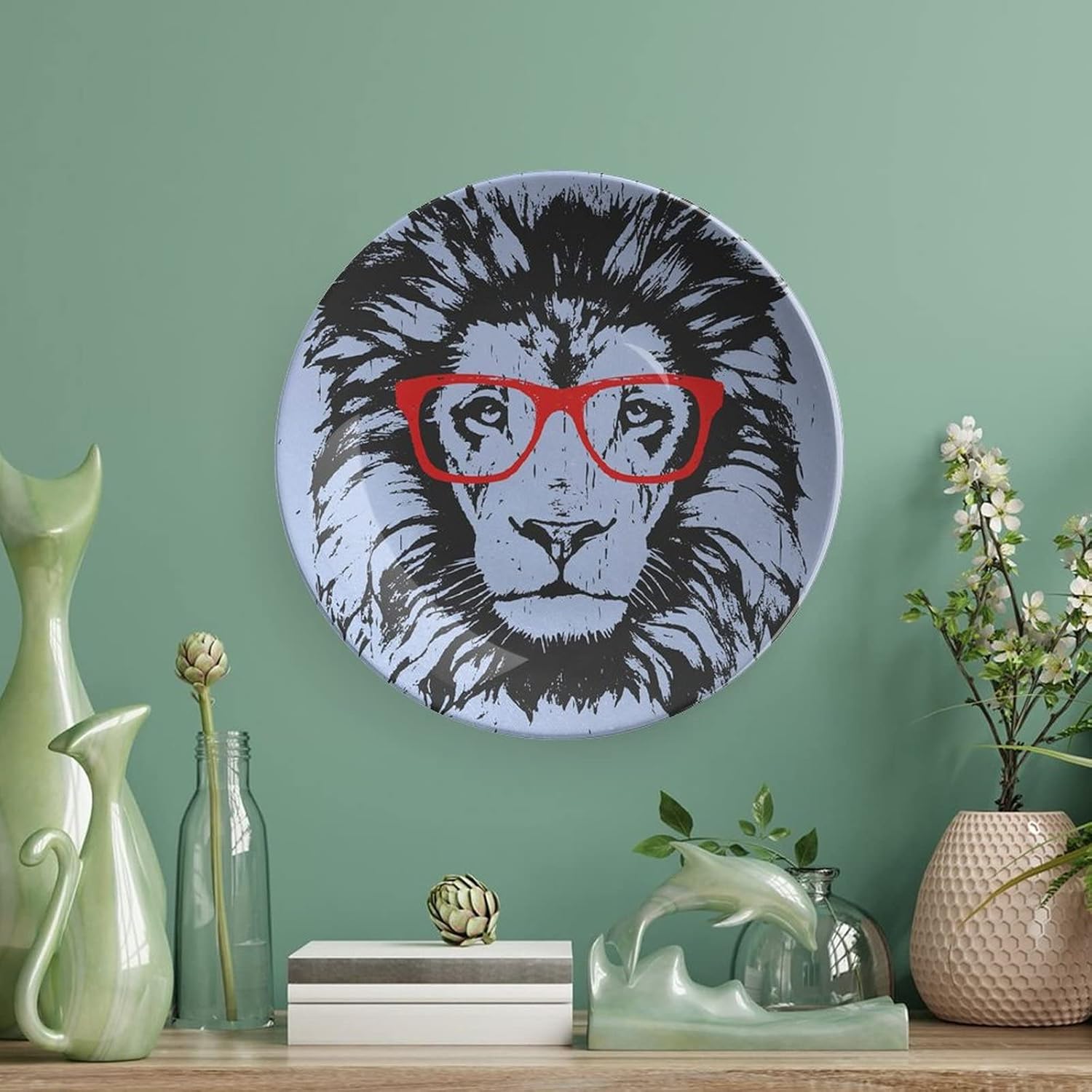 XISUNYA 7 Inch Decorative Plate, Animal Ceramic Craft, Lion Portrait with Hipster Glasses Humor Comic Print Ceramic Wall Hanging for Home Office Party Dinner Table Decor