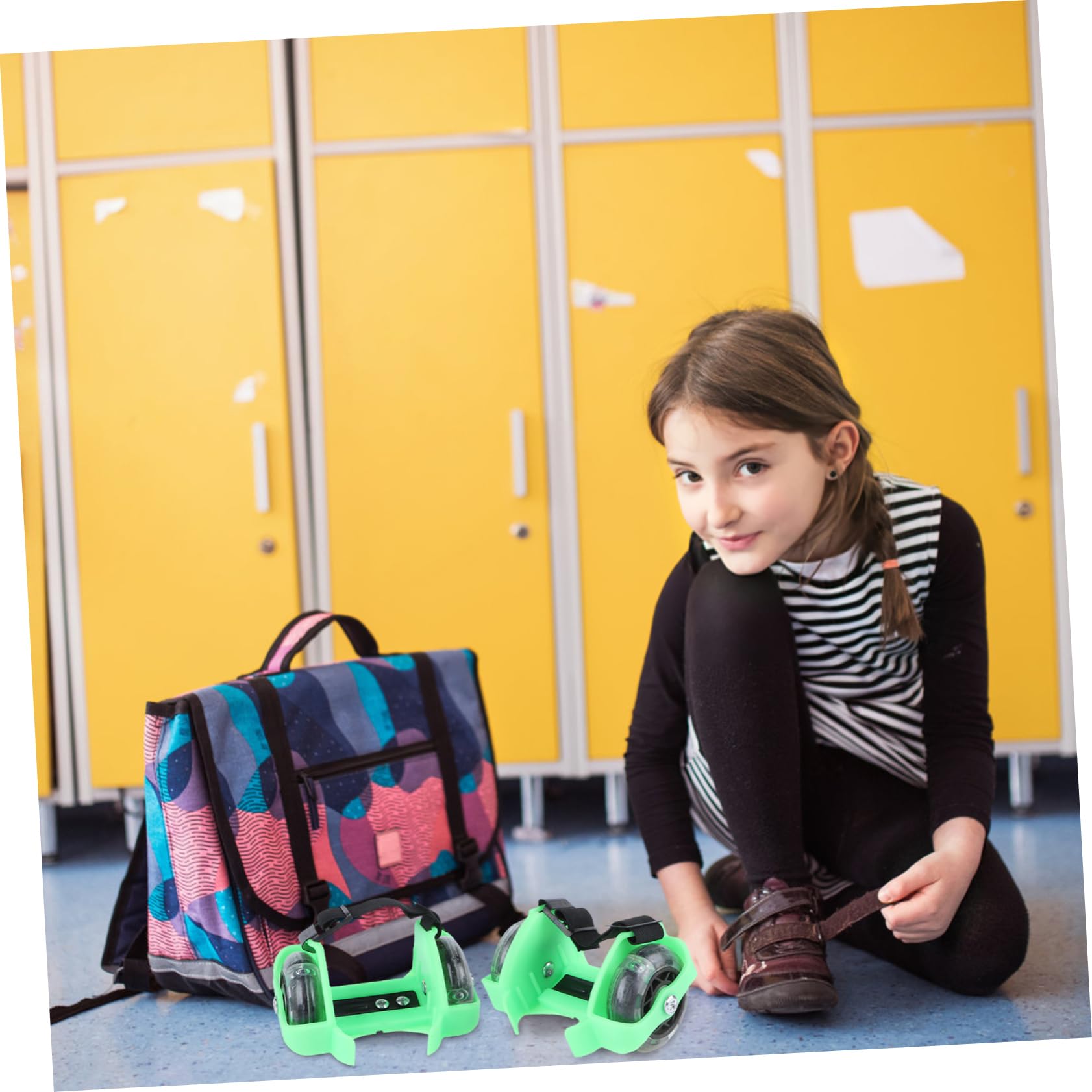 HEMOTON 1Pair Adjustable Glittery Skate Shoes for Light Up Wheeled Sneakers for Outdoor Fun and Design for Boys and Present for Ages