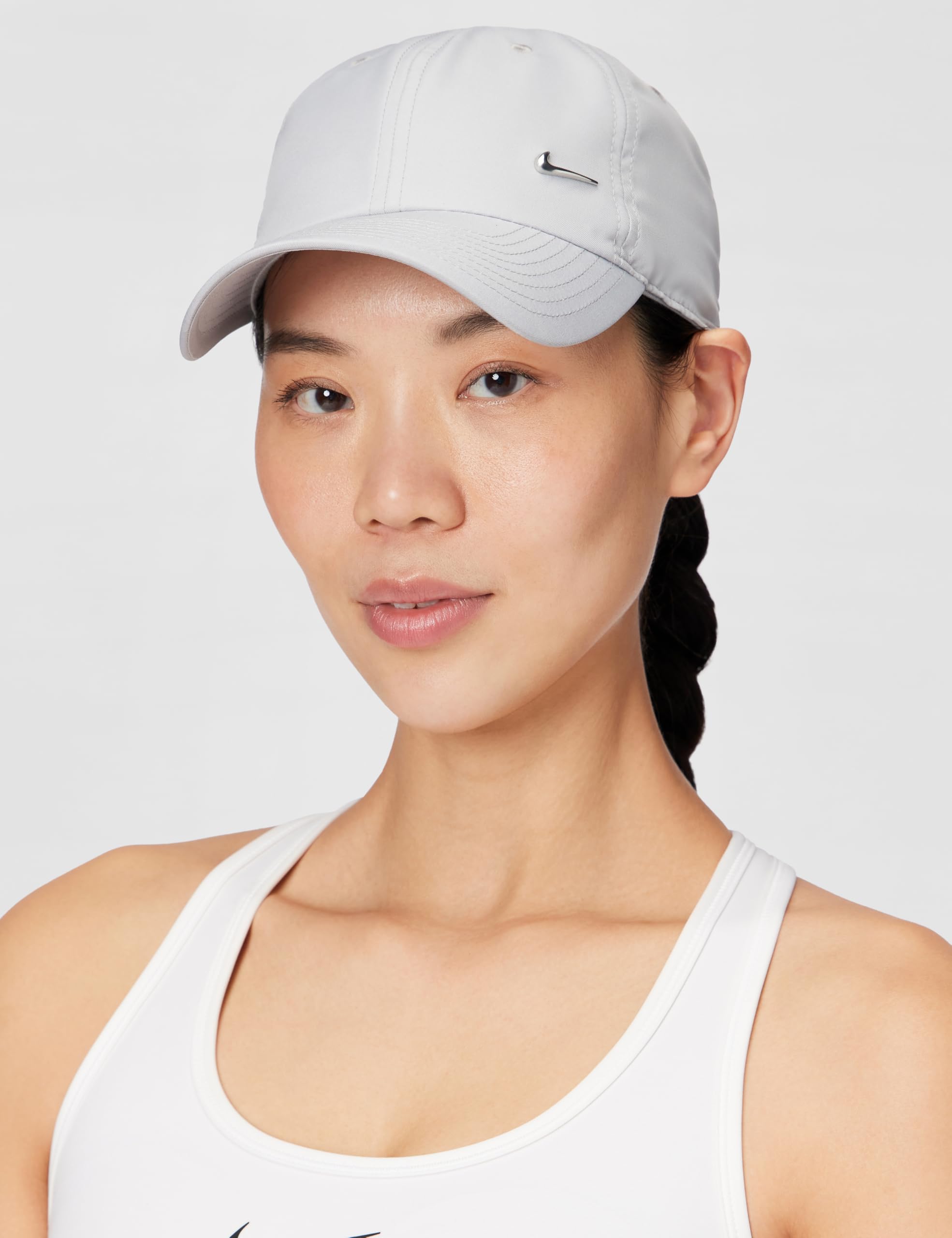 NIKE - Dri-Fit Club Unstrukturierte Metall-Swoosh-cap, Cappellino in Metallo Unisex - Adulto