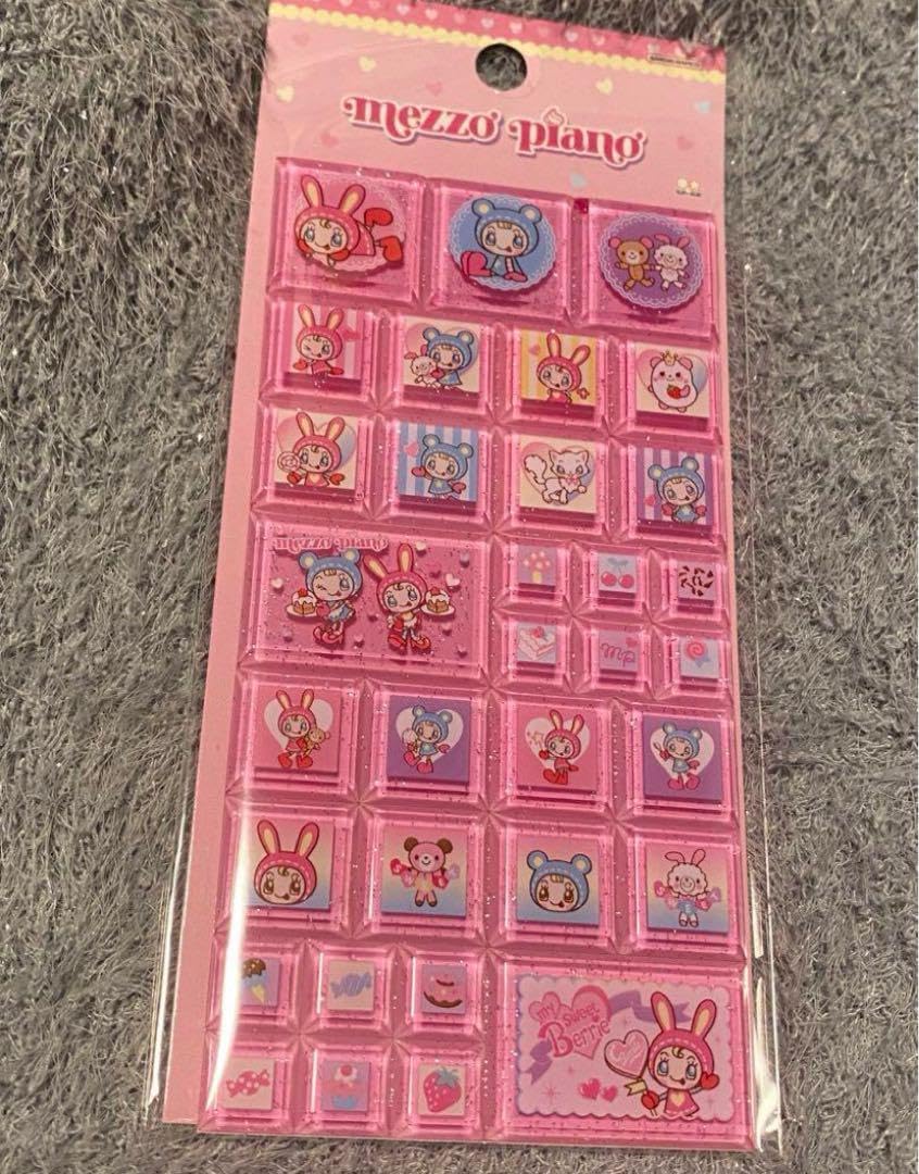 メゾピアノ シークレットキャラチャーム たまごっち サンリオ タイル