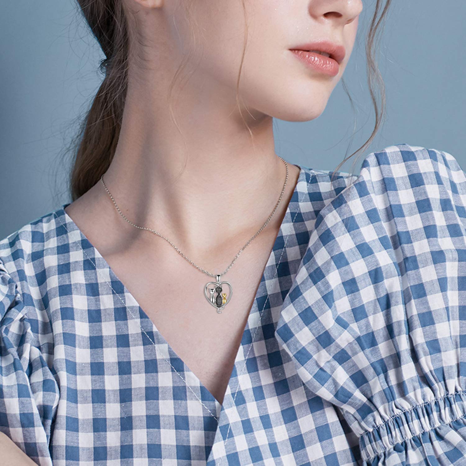 Collar de plata de ley 925 con colgante de corazón de circonita y piedra lunar, colgante de luna, joyería de cumpleaños para mujeres amantes de los gatos, 0.79*1.1 inches, Plata esterlina