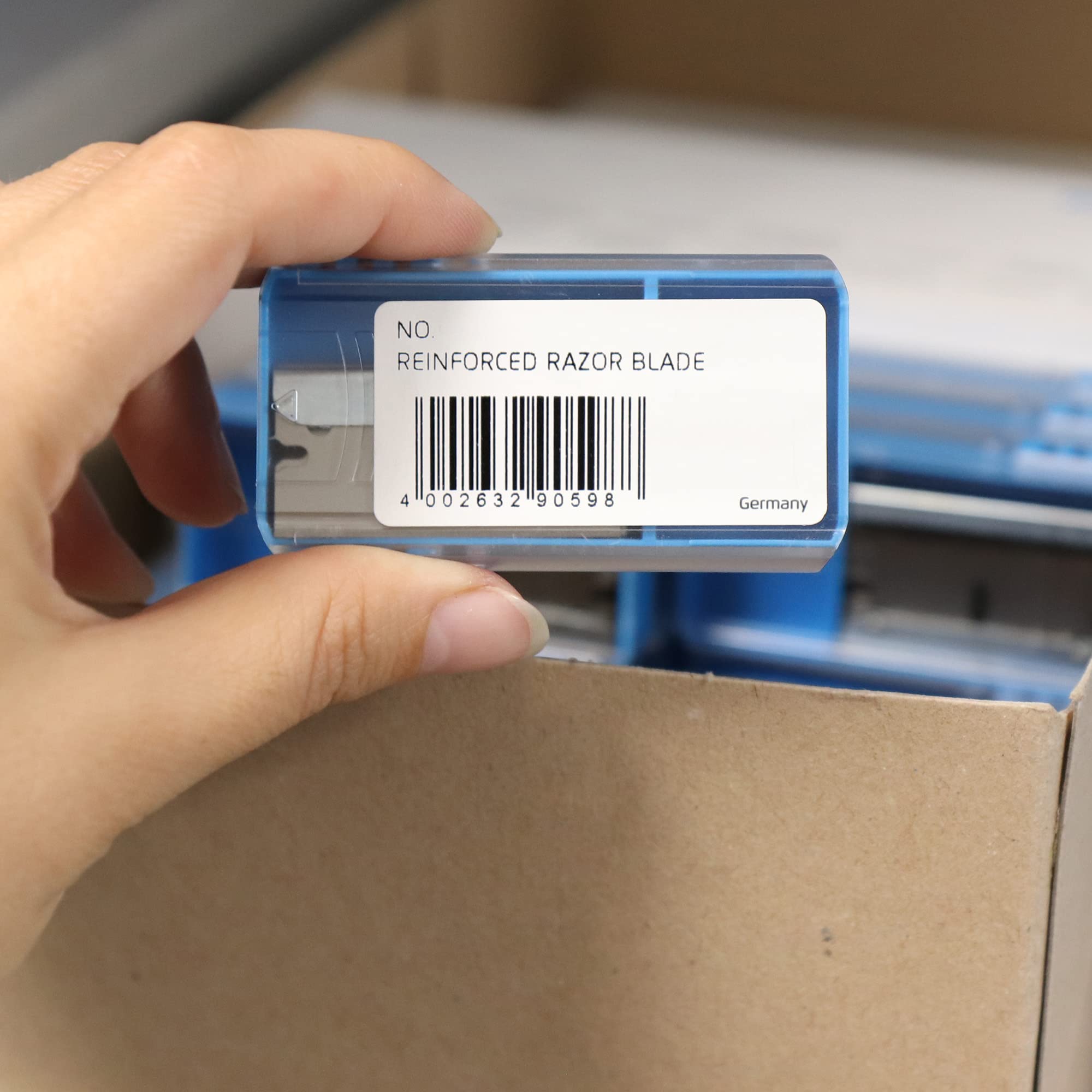 Labelident Thermotransfer-Etiketten weiß 50 x 30 mm - 13.800 Etiketten, 6 Rollen à 2.300 Universal-Etiketten aus Papier stark selbstklebend für Thermotransferdrucker