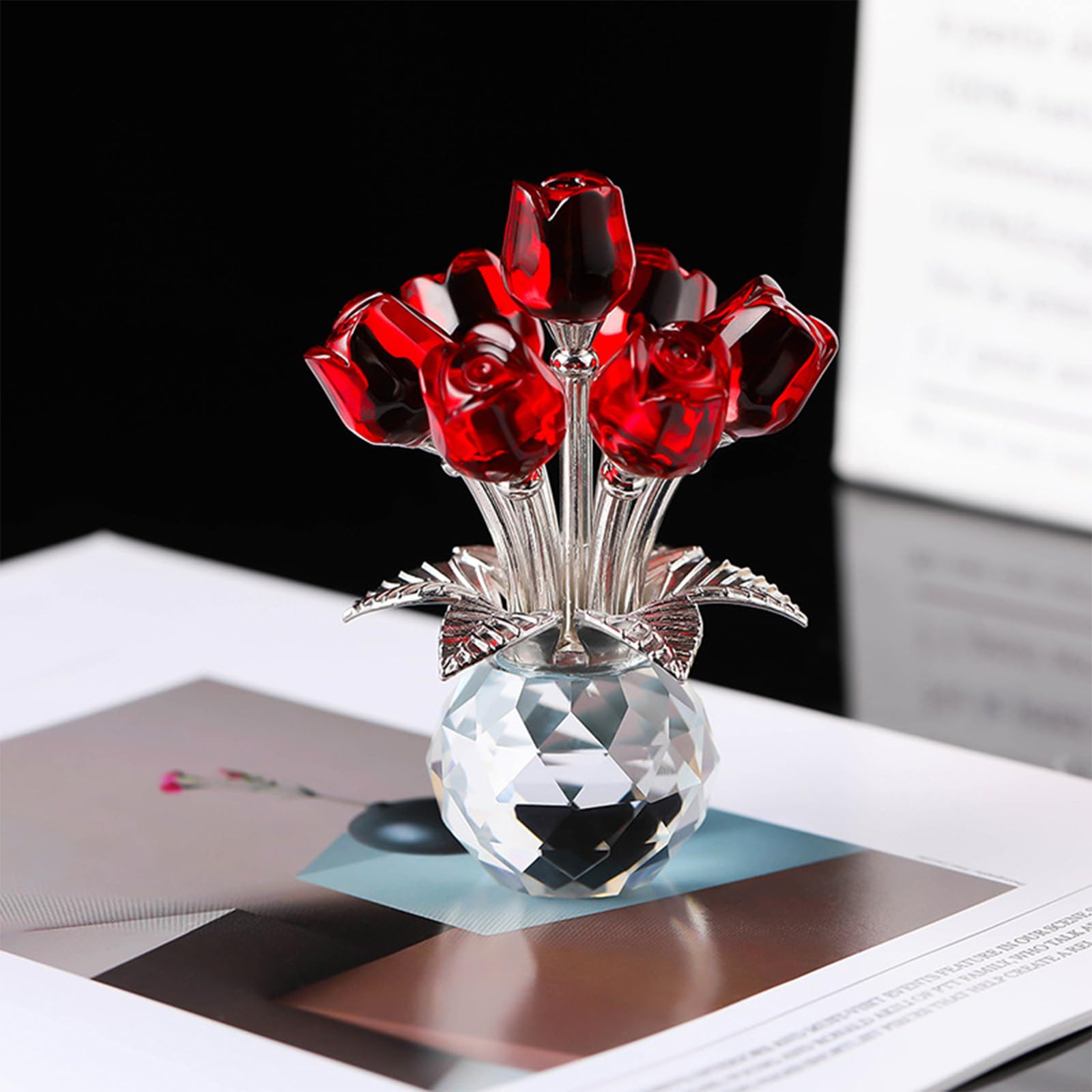 Tanant Statuetta di Bouquet di Rose di Cristallo Rosso con Vaso, Regali di Fiori di Rosa per Mamme e Donne, Fiori di Vetro per San Valentino, Anniversario di Natale, Ornamento da