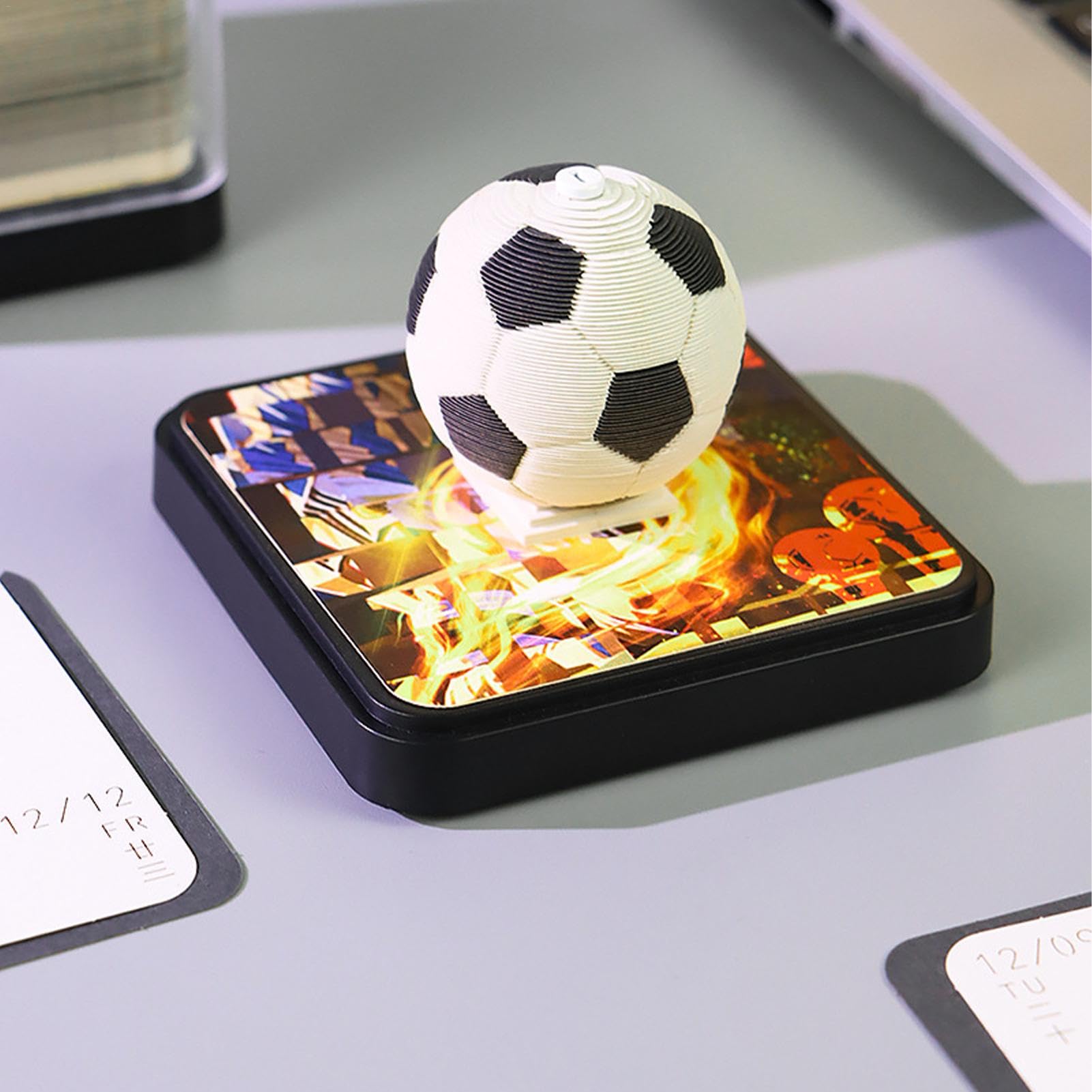 Kunstkalender Notizblock Kalender 2025 | Ballsport-Notizblock für den | Schreibtisch | Basketball-Statue mit Papierschnitzerei