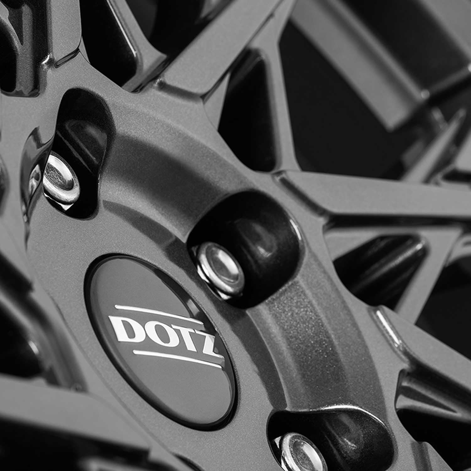 4 cerchi Dotz Fuji grigio 8.0Jx19 ET35 5x112 compatibili con Mercedes Benz A B C CLA CLK CLS Cle E EQB EQE Eqa (H243) GLA GLB GLC GLK S SL SLK SLK/SLC
