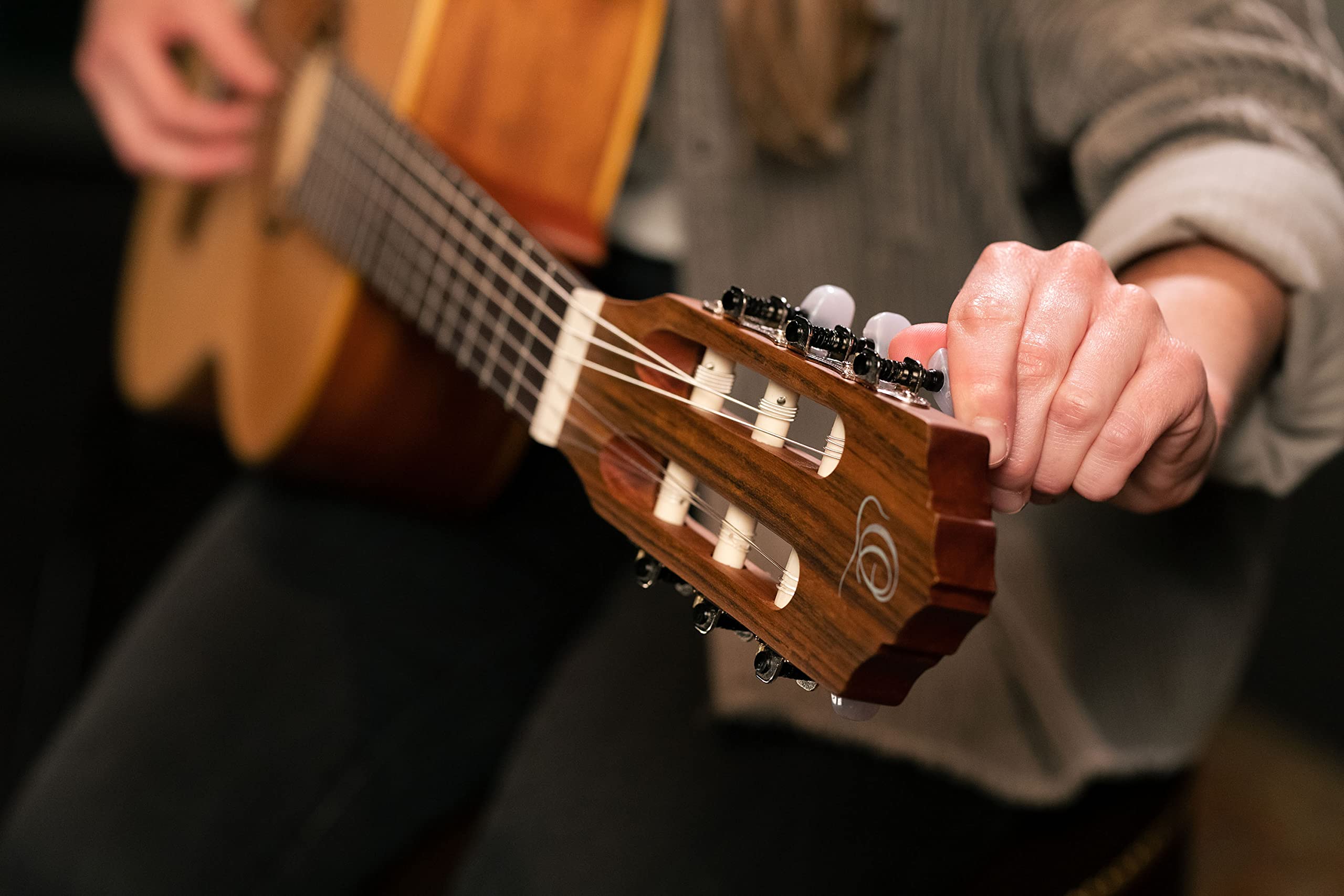 Ortega Guitars Chitarra Concerto Misura 7/8 - Serie Family - include Gig Bag - top in mogano/abete (R121-7/8)