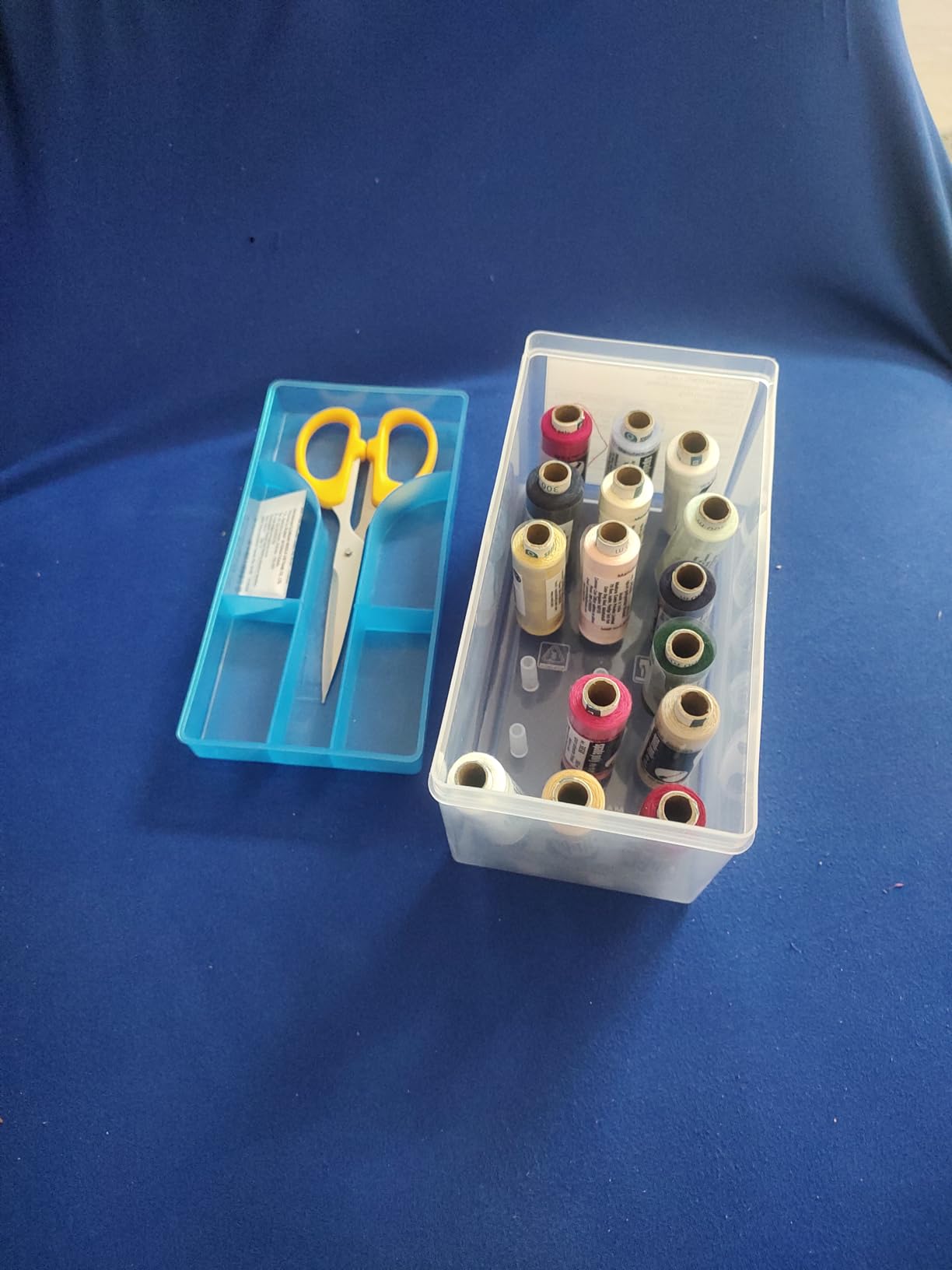 USHA Sewing Kit with 18 Thread spools, 1 Scissor, 12 Buttons, 1