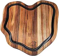 Tábua de Churrasco para Corte de Carne e Alimentos em Madeira Teca Origens Black, Ideal para Preparar e Servir com Estilo, Resistente e Elegante – WOODBULL.