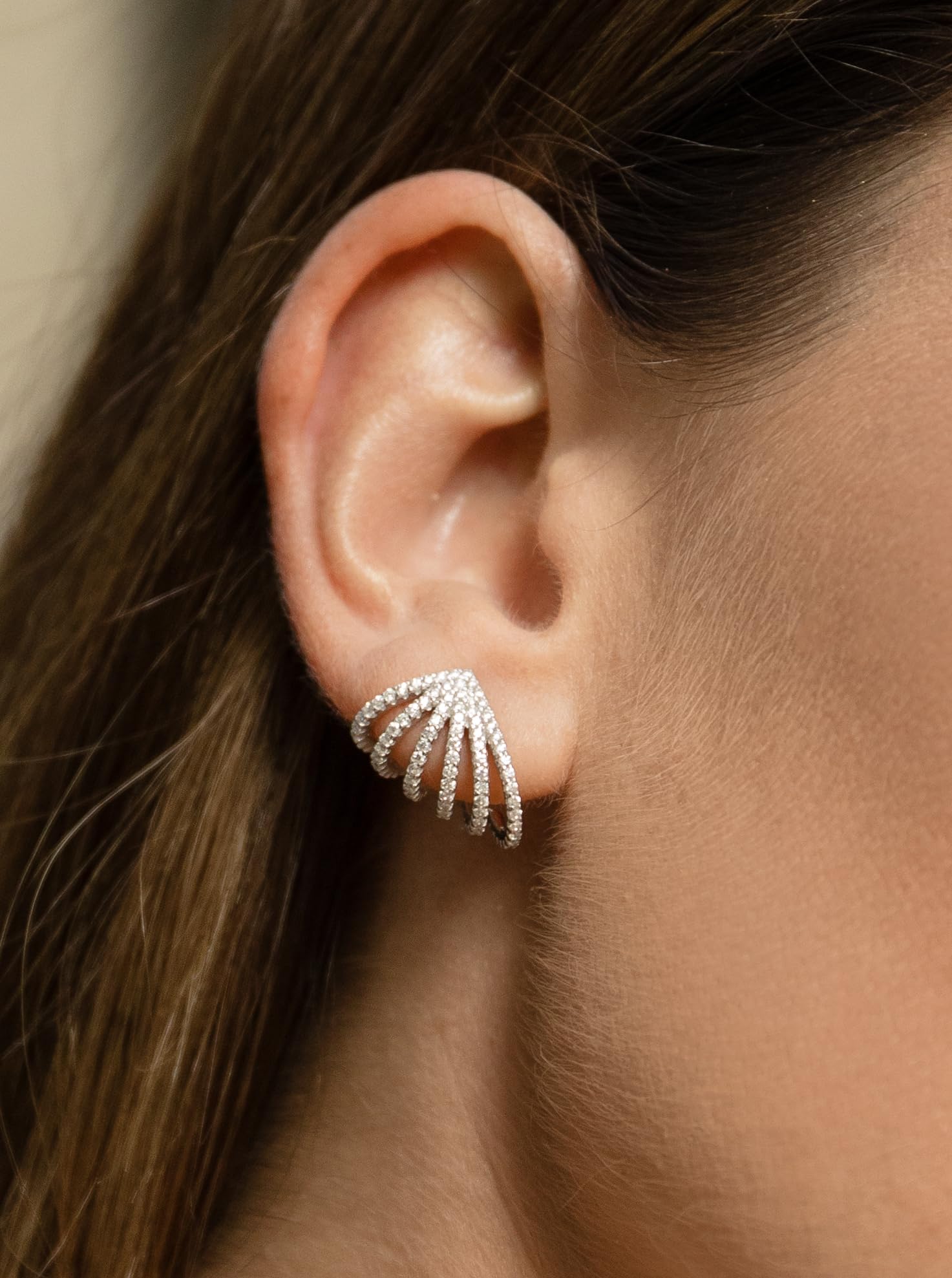 Pendientes originales diseño lóbulo con circonitas