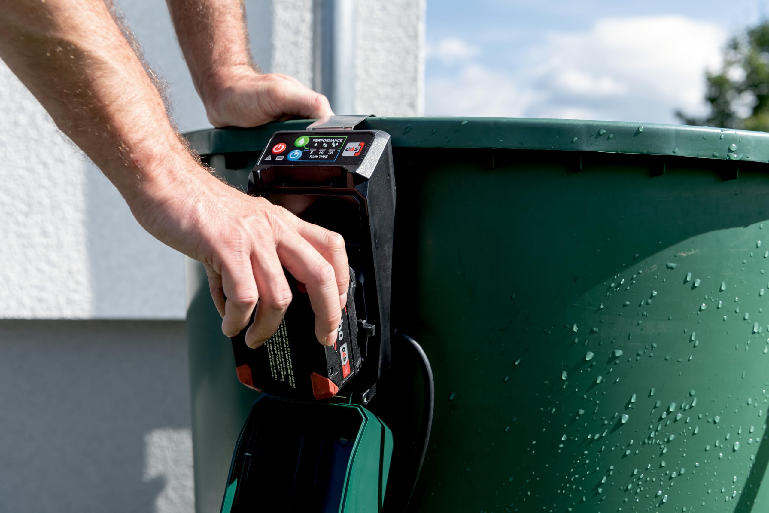 metabo Pompe Immergée TPF 18 LTX 2200, pour Récupérateur d'Eau 18V | Pompe à batterie flexible 2200 l/h, refoulement 22 m, aspiration plate 1 mm, sans batterie ni chargeur