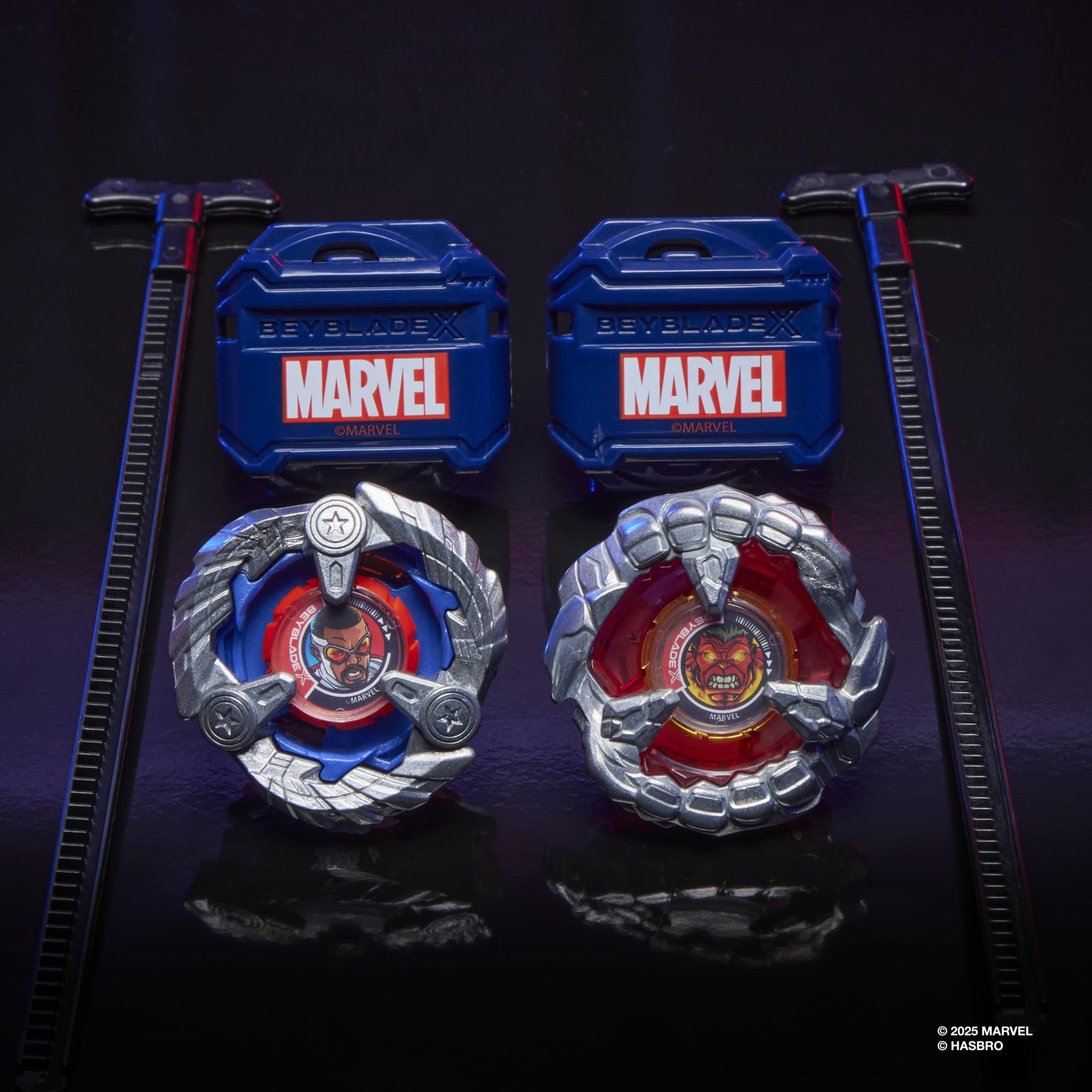 Hasbro Beyblade X in collaborazione con Marvel, Captain America 4-70GB vs. Red Hulk 1-80R