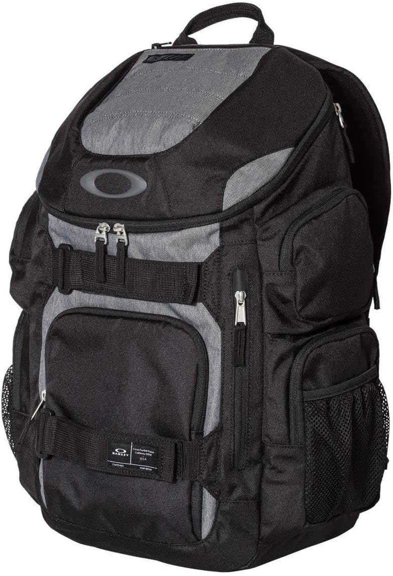 Amazon.com | Oakley Men's Bathroom Sink Backpack, Stealth Black, One ...