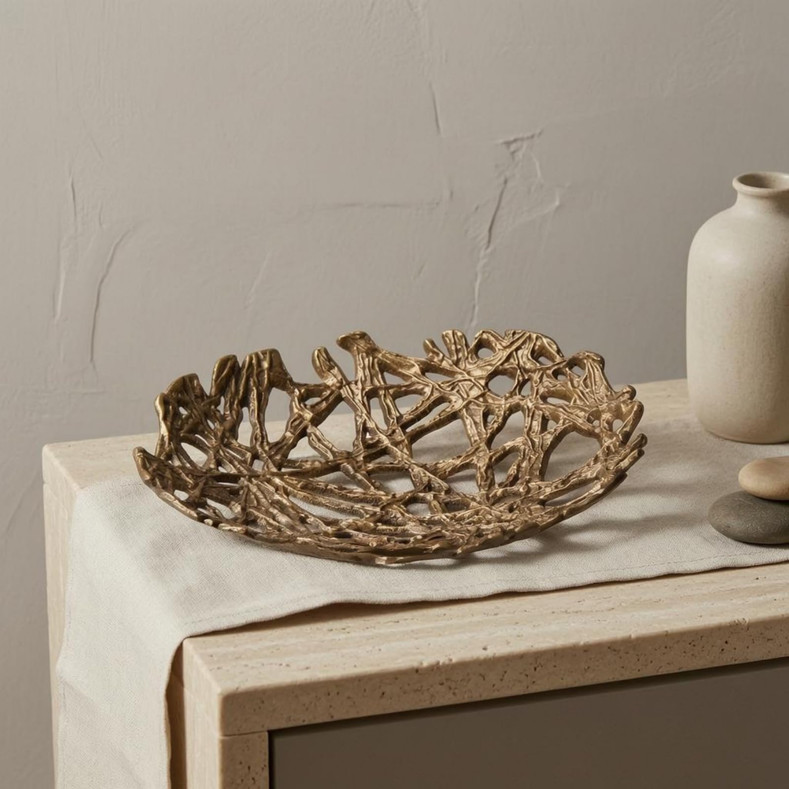 Vassoio Decorativo Alluminio Pressofuso Naturale Superficie Lavorata Arieggiata Organizer da Tavolo O Porta Frutta Decorativo Adatto per Consolle, Bronzo Nero Antico, Grande