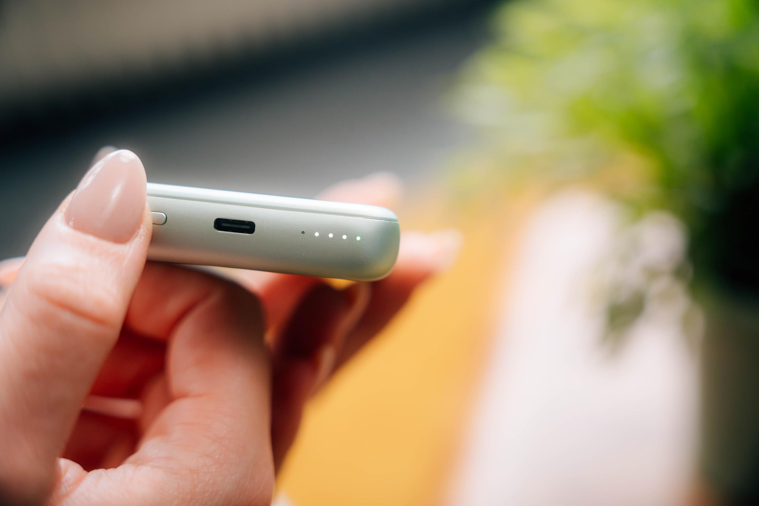 Charge 'n' Go Magnetic Wireless Power Bank 10000 Green
