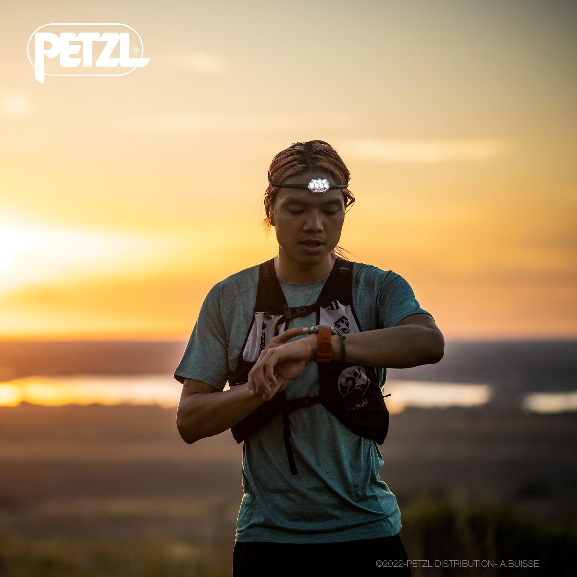 PETZL - Stirnlampe IKO - 350 Lumen, Schwarz, Wasserabweisendes Kopfband