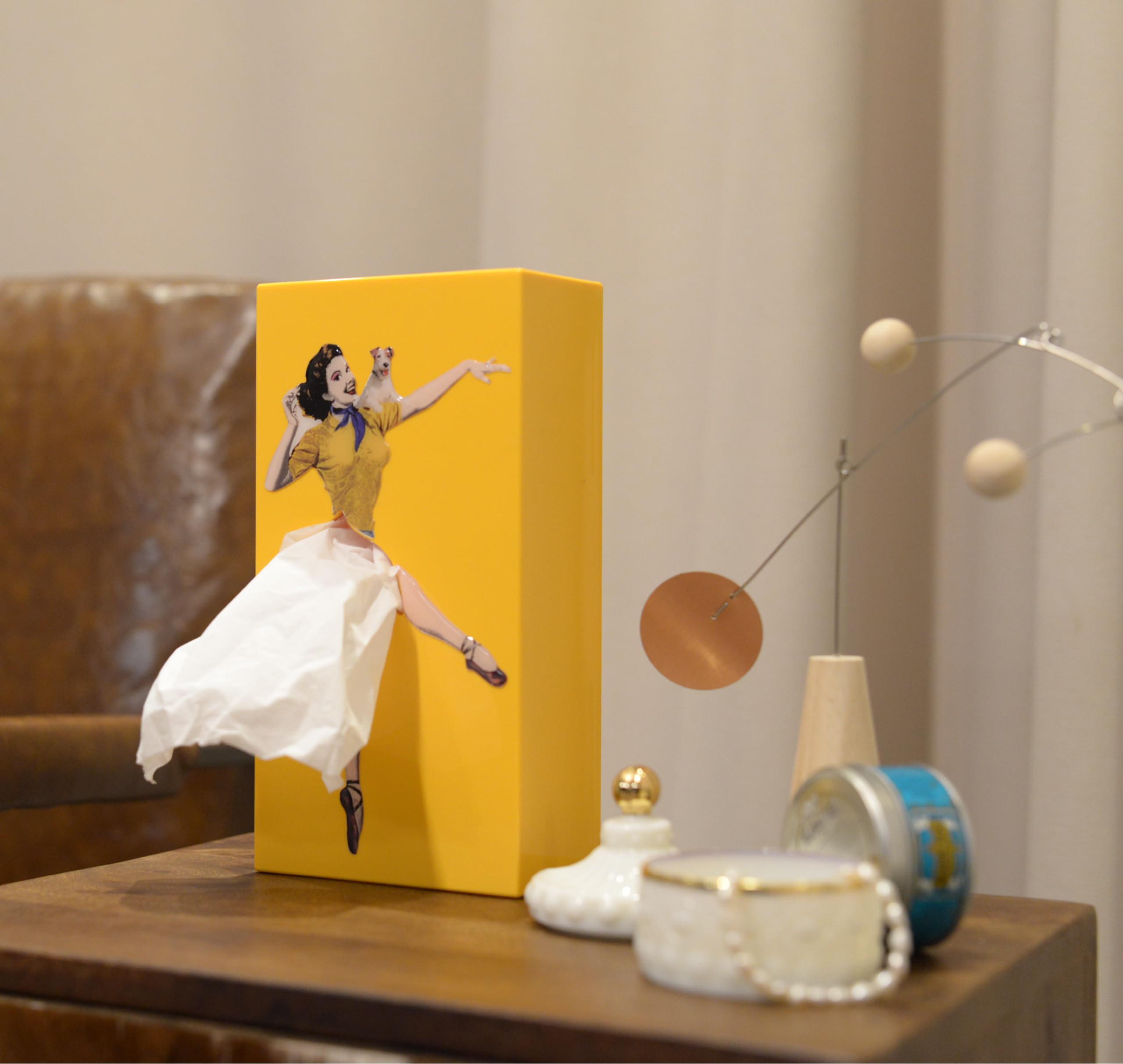 Flying Skirt® Taschentuchbox, originales, preisgekröntes Damenrockdesign, Kunstharz-Pop-Art, beschwerter Metallsockel, hergestellt in Korea, hochwertige Geschenke und Wohnkultur von Spextrum (Orange)