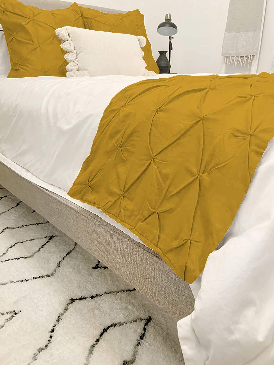 Twin Size 400 Thread Count 5 Piece Pinch Pleated Bed Runner 1 Bed Runner 4 Euro Shams Gold