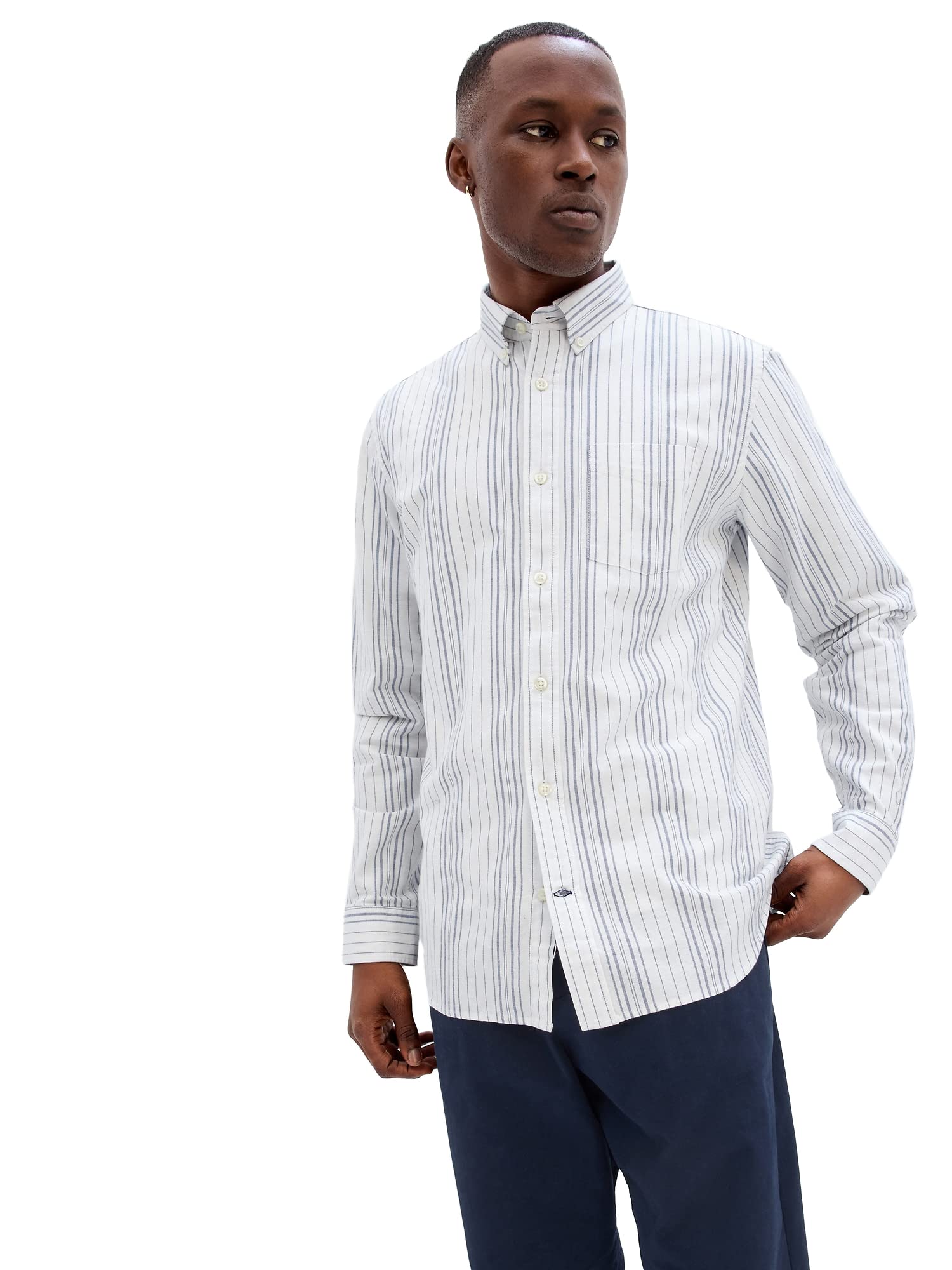 GAPmens V-ls Standard Oxford Button Down Shirt