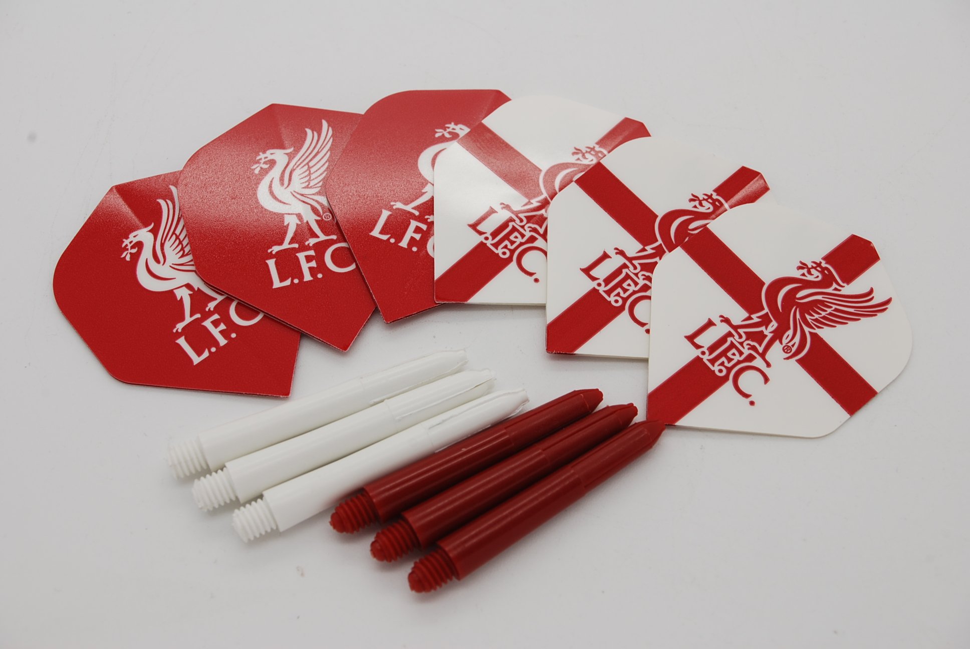 Bullydarts Liverpool standard shape dart flights & dart stems (4 flights / 4 stems, medium - 48mm)