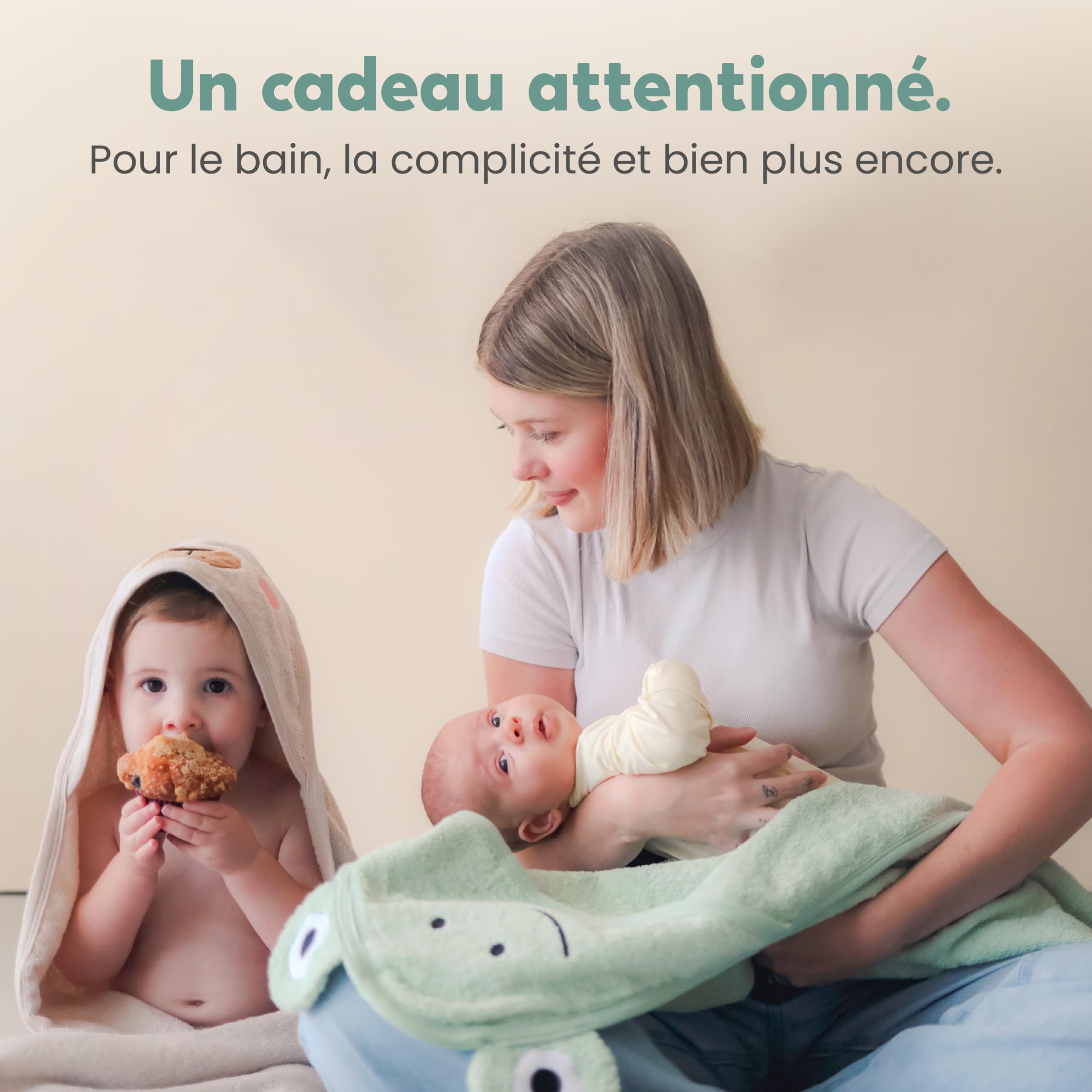 CuddleBug Ensemble Cape de Bain Bébé à Capuche et Gant de Toilette - 100% Coton Éponge Doux et Absorbant - Sortie de Bain Nouveau-né et Enfant (85 x 85 cm) - Agneau