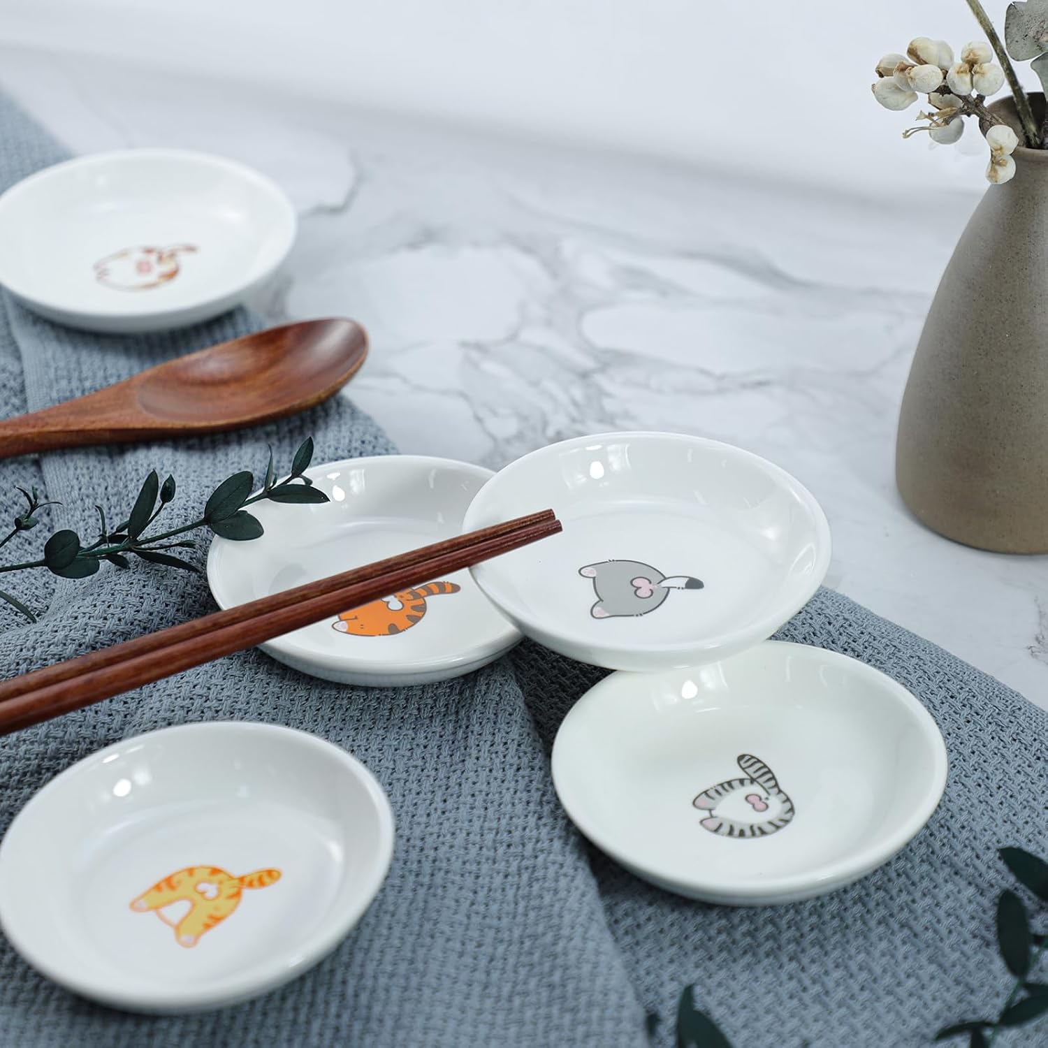 Cute Cat Butts Ceramic Sauce Dishes, Funny Cartoon Cat Seasoning Dishes, Sushi Soy Dipping Bowls, Appetizer Plates, Serving Dishes for Kitchen Home, Little Cat Feeding Bowls, Set of 6