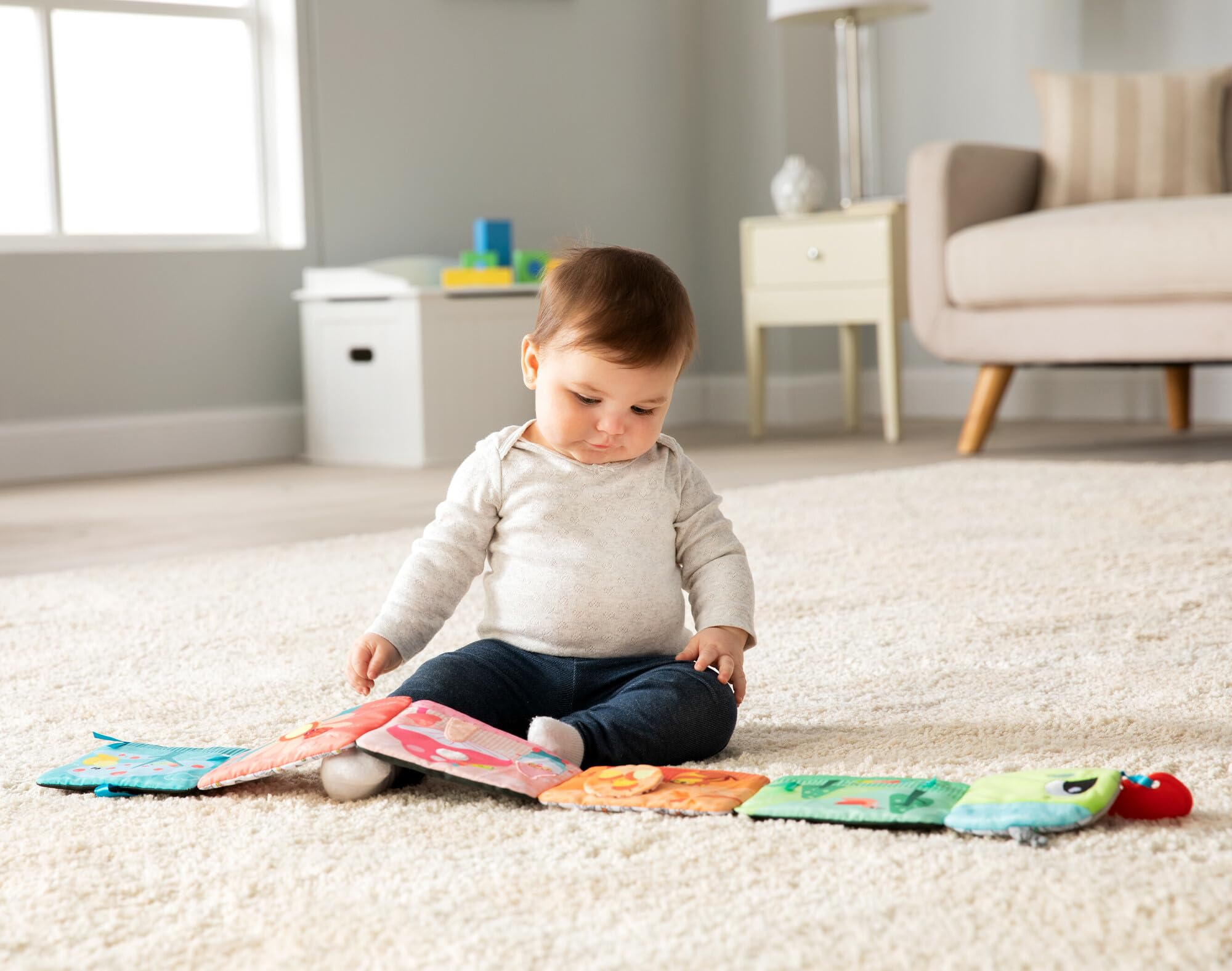 LAMAZE Kolorowa Podróż Gąsienicą - Zabawka Sensoryczna dla Noworodków i Niemowląt z Kolorami i Dźwiękami, Rozwojowa dla Chłopców i Dziewcząt Od 6 Miesięcy, L27463