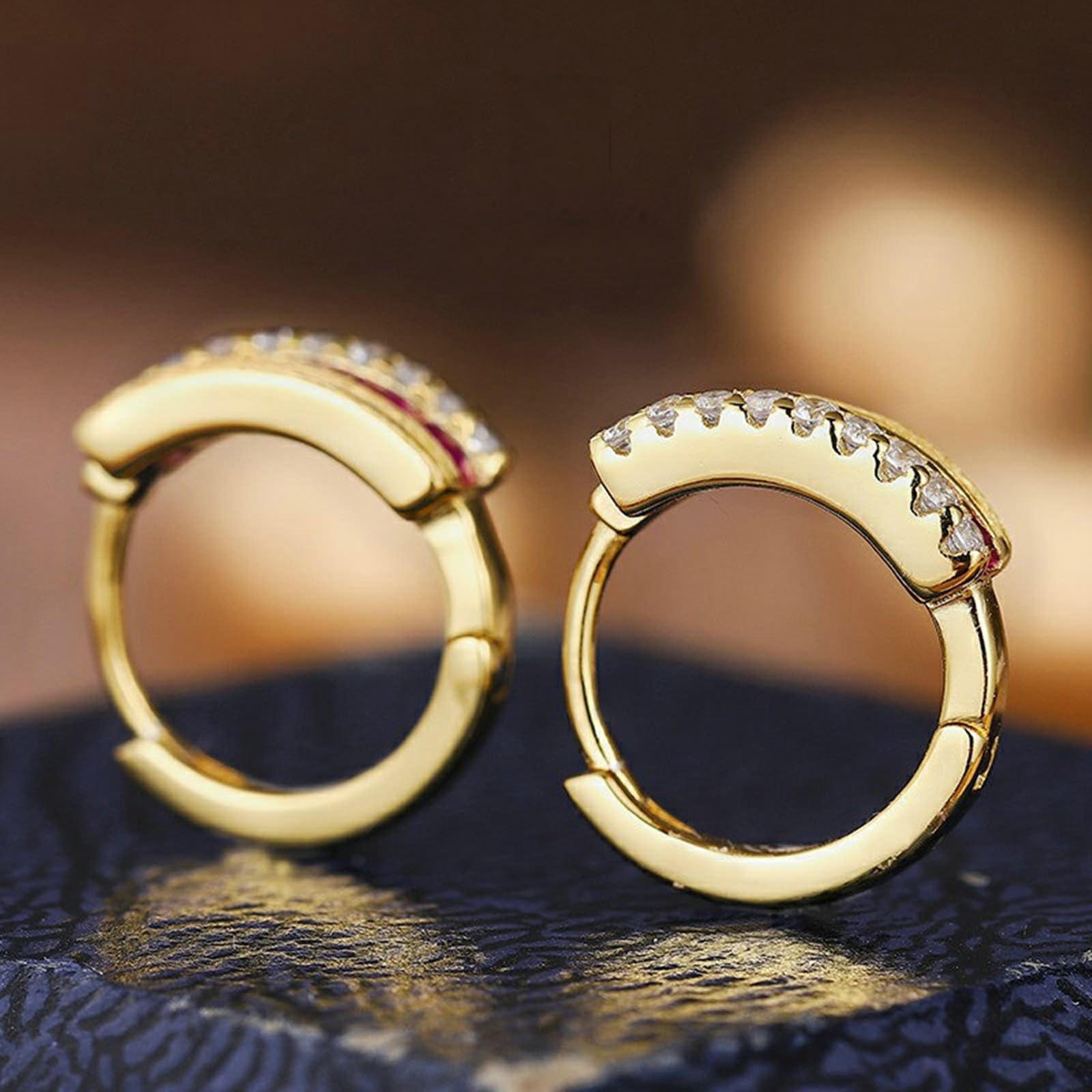 KnSam Pendientes de aro de oro 750 de 18 quilates, 0,6 ct creados en laboratorio de rubí, Navidad, corte princesa, rojo, joyas de oro auténtico para mujer con moissanita, oro amarillo de 18 quilates