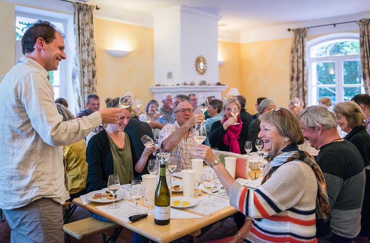 JOCHEN SCHWEIZER Geschenkgutschein: Rebsortenkurs mit Degustation Frankfurt am Main