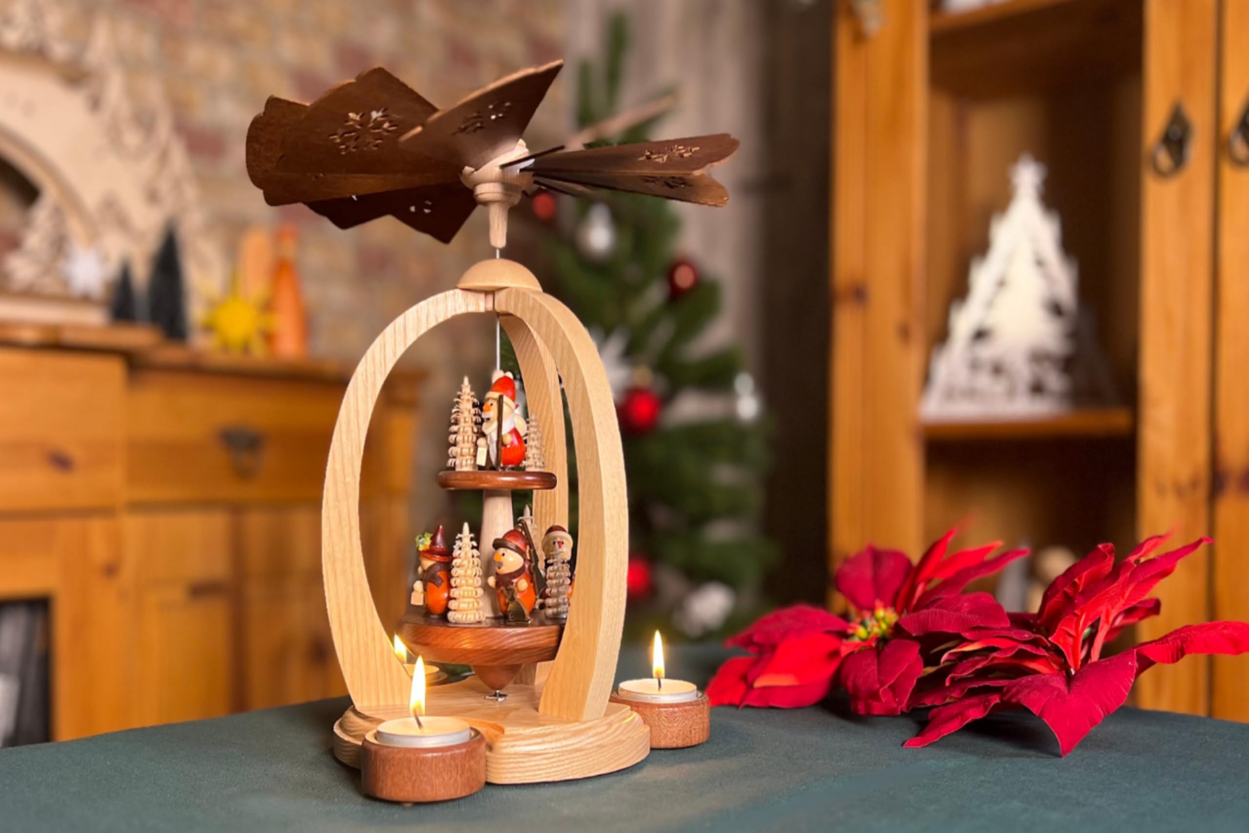 Erzgebirge Palast 2-stöckige Pyramide Waldleute zur Weihnachtszeit - Exklusiv - 26 cm