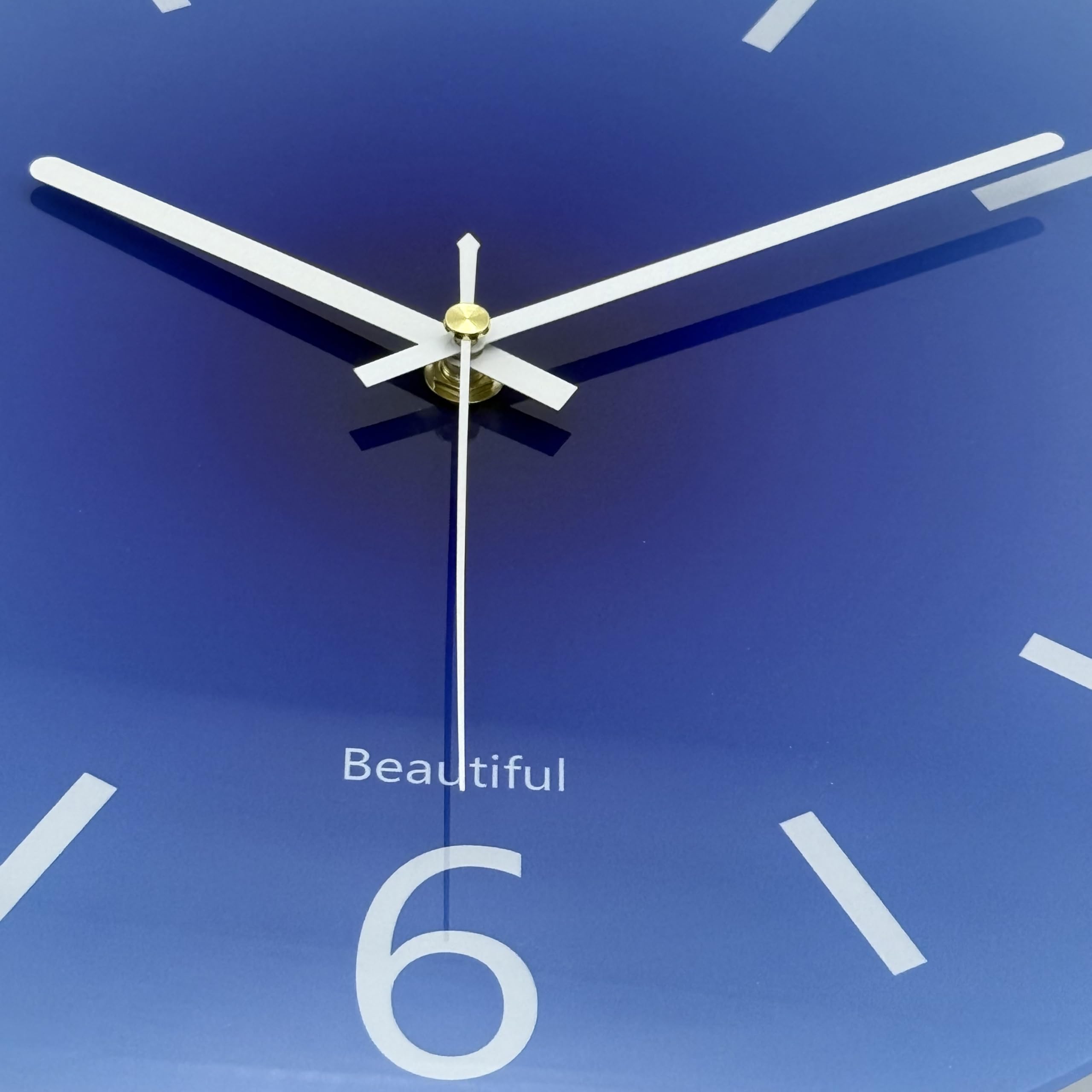 Grande horloge murale en verre trempé, moderne ronde de 35,6 cm, horloge décorative pour cuisine/salle de bain/salon, horloge analogique d'extérieur de style simple à piles pour terrasse