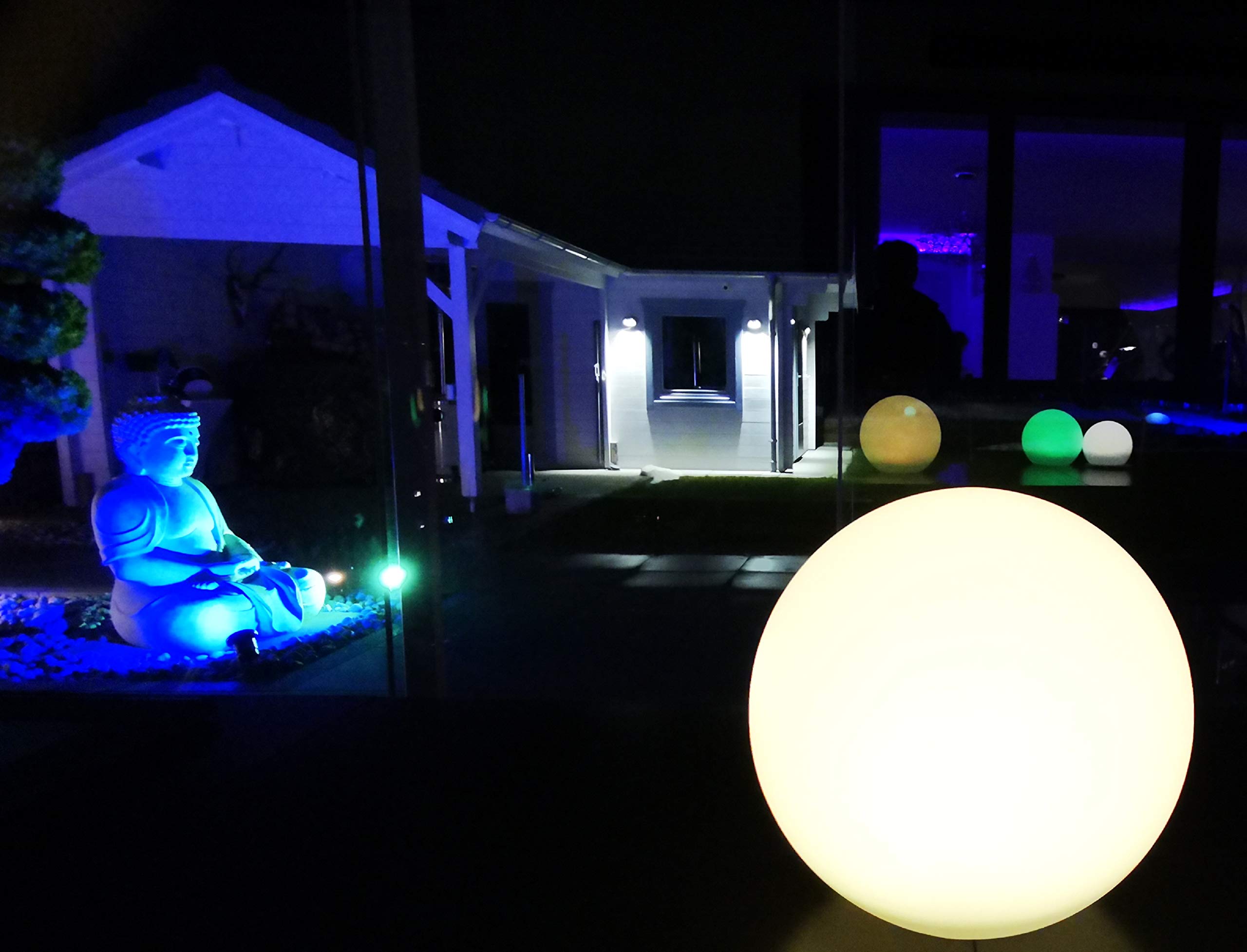 Trango 3er Set SO-00122 IP44 LED-Solarleuchte in 20-25-25cm Durchmesser Weiß matt mit 3000K warmweiß LED & RGB Farbwechsel LED *SNOWY* Solarkugel Leuchtkugel, Außenleuchte, Kugellampe, Gartenleuchte