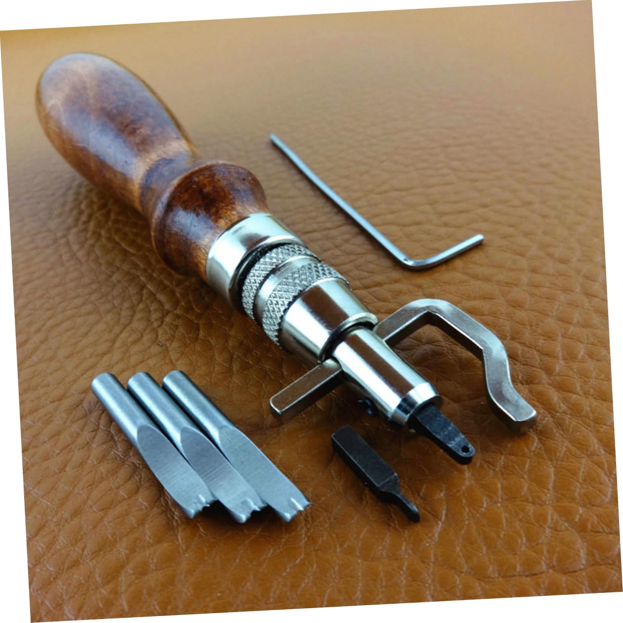 HAPINARY 7pezzi Kit Attrezzi Per Lavorazione Cuoio Multifunzione Smussatore Acciaio Per Bordi Pelle Groover Per Cuciture e Rifinitura Artigianale Con Manico in Legno Ergonomico