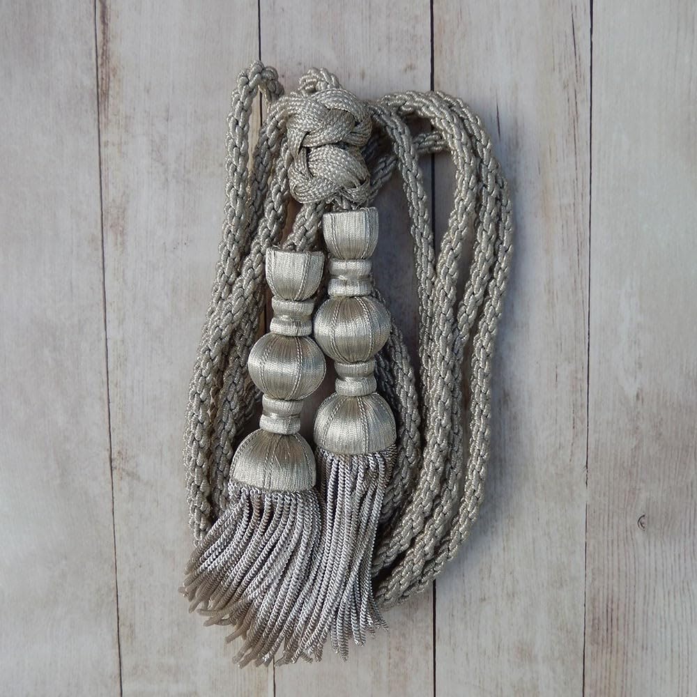Cordón de Plata de 3 metros con elegantes borlas de 18cm y fleco de canutillo artesanal