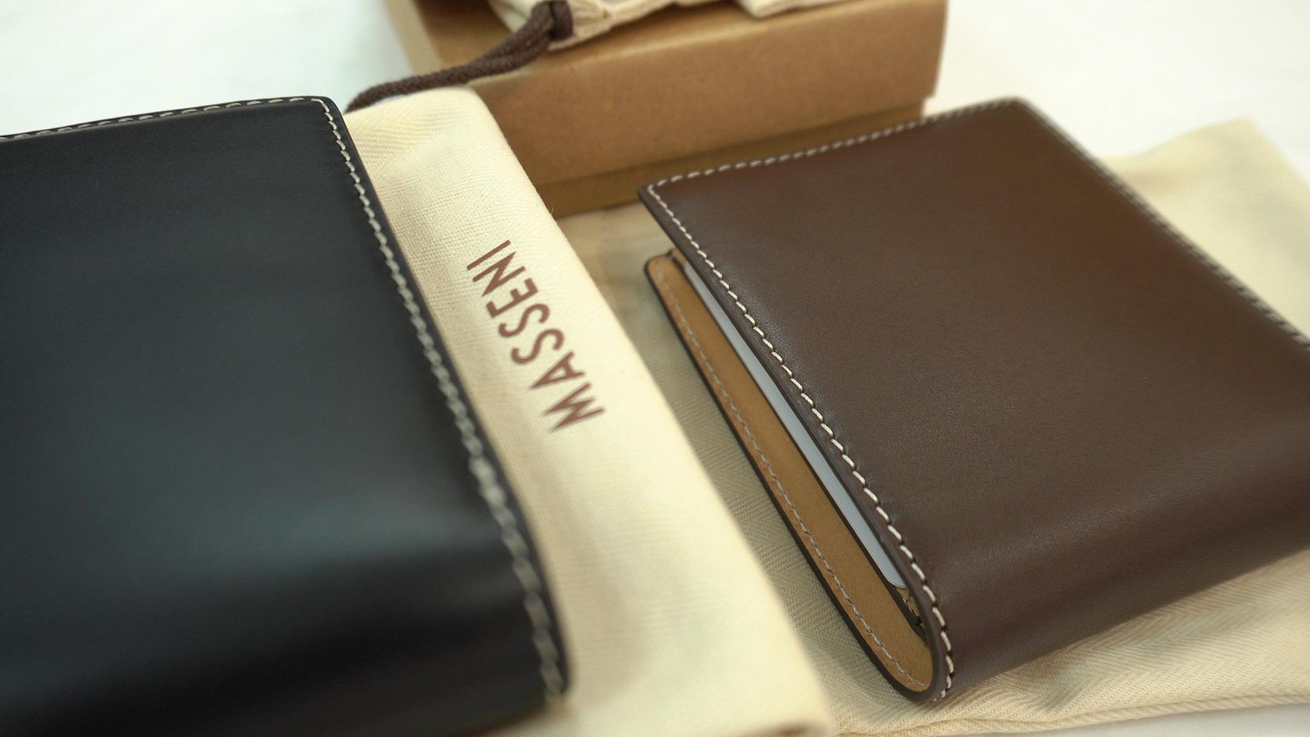 Amazon | [MASSENI] 高級イタリア革 メンズ 二つ折り財布 タン色 本革