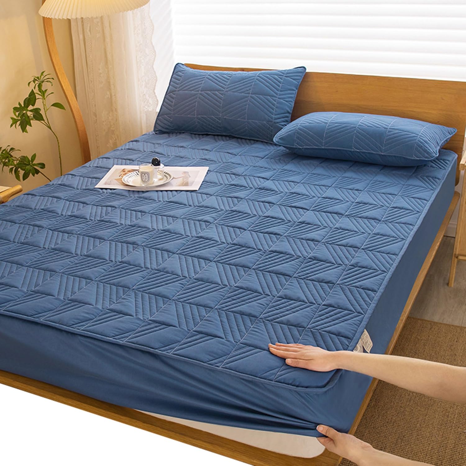 Mattress Protector Queen King Full Twin Size Bed Fitted Sheet with Breathable Ultra-Soft Filling Quilted Mattress Cover Deep