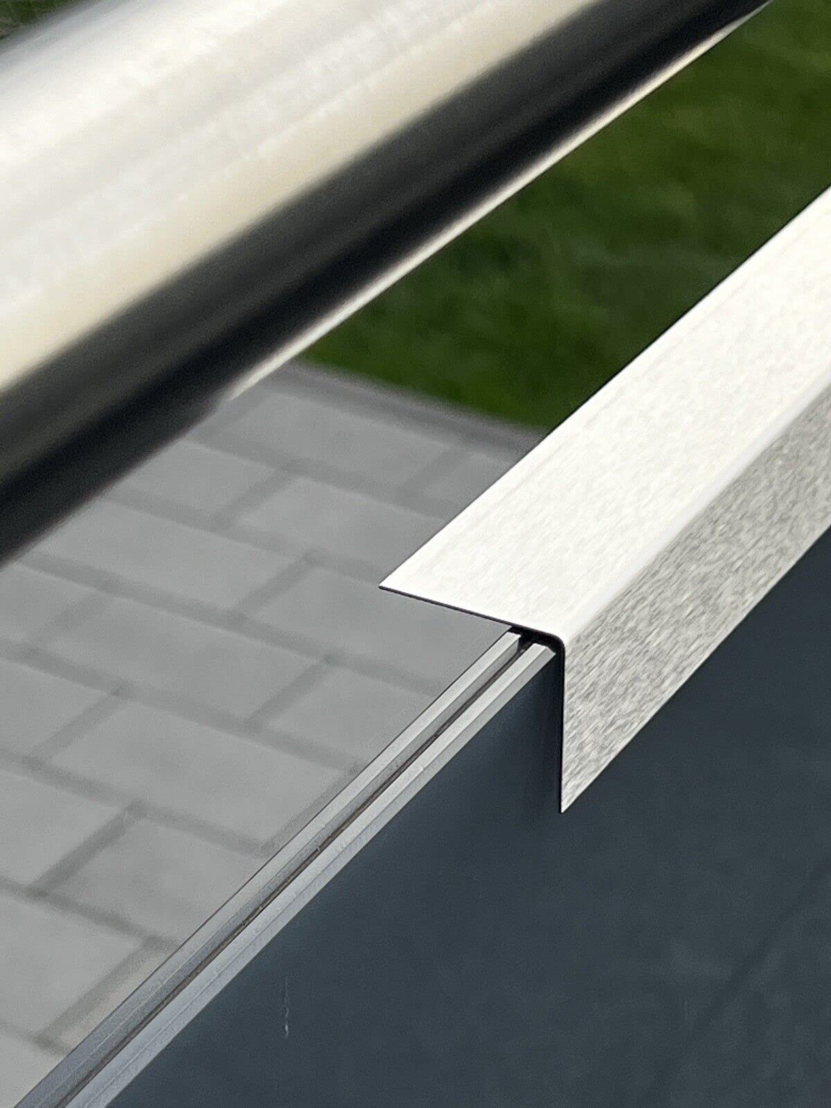 Edelstahl Winkel 2000mm 90 Grad Winkelprofil 30x10 mm Schenkelinnenmaß aus Edelstahl k240 geschliffen 1,5 mm stark VA Winkelprofil Eckschutz Profil