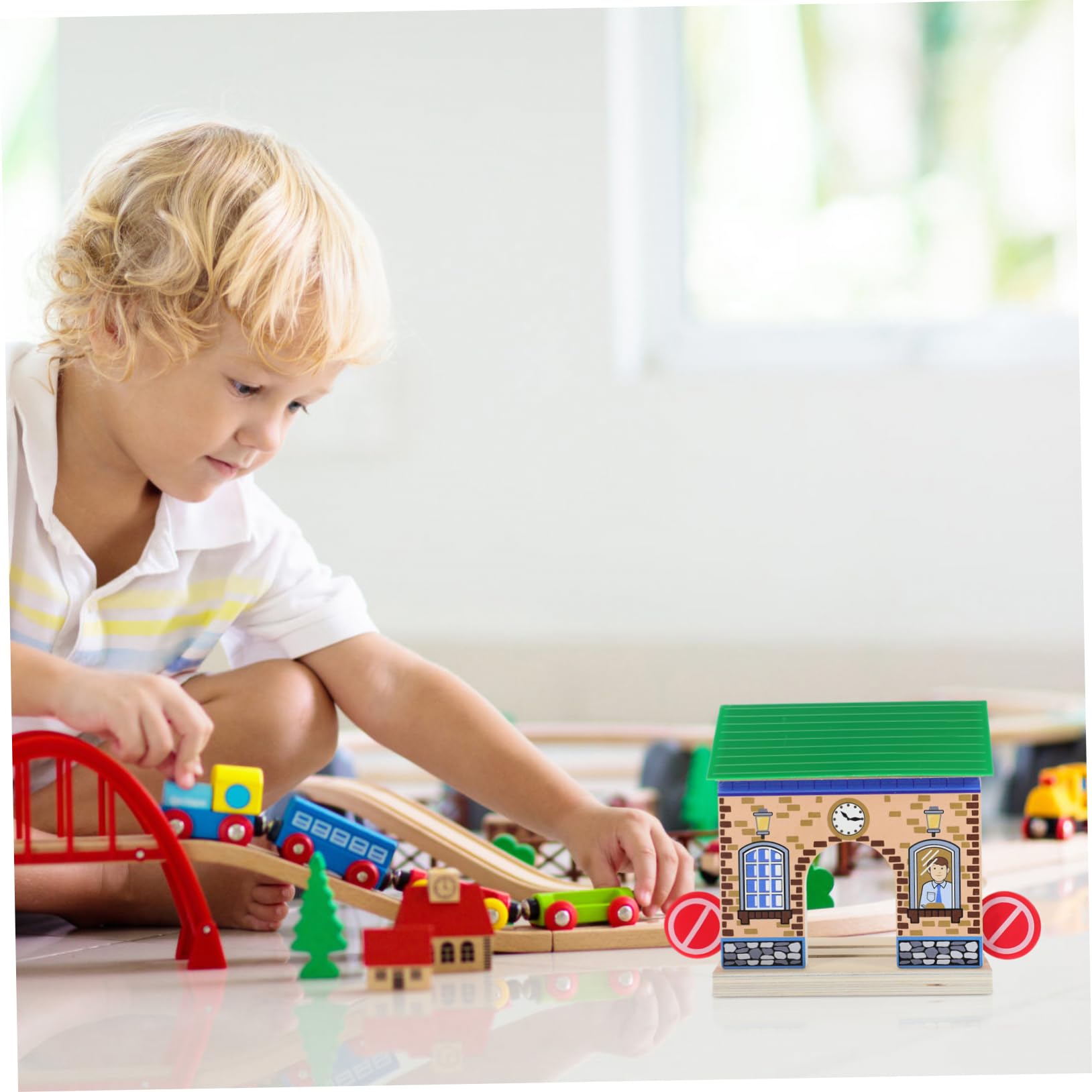IMIKEYA de Gare décoratif Voie ferrée Trains de Station de Jeu modèle de Station de Simulation de Gare pour Les Enfants modèle de de Bricolage de Bois