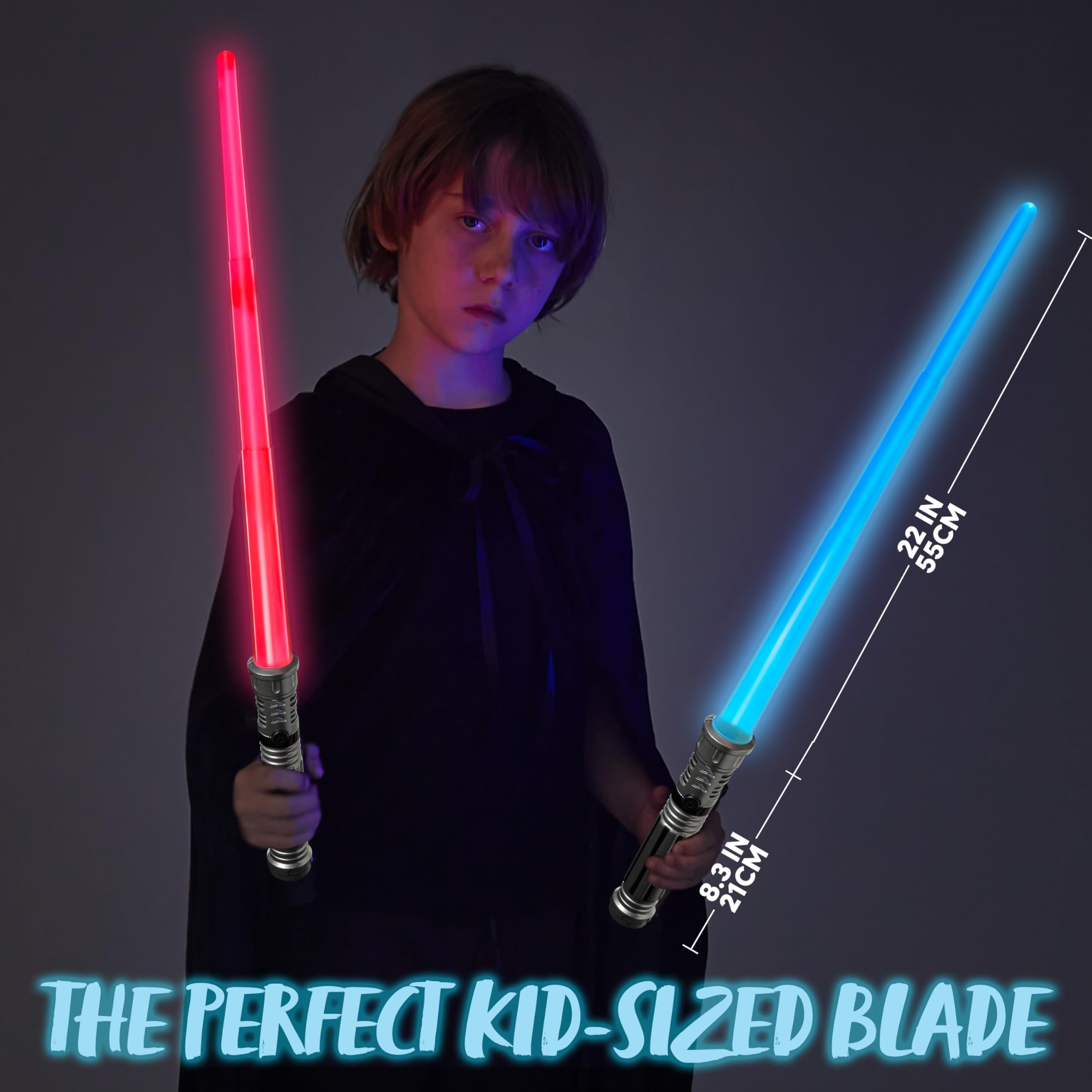 Paquete de 2 espadas iluminadas de 7 colores para niños, juego de espadas LED extensibles dobles con sonido FX (sensible al movimiento) y mango plateado para luchadores y guerreros, regalo de 7